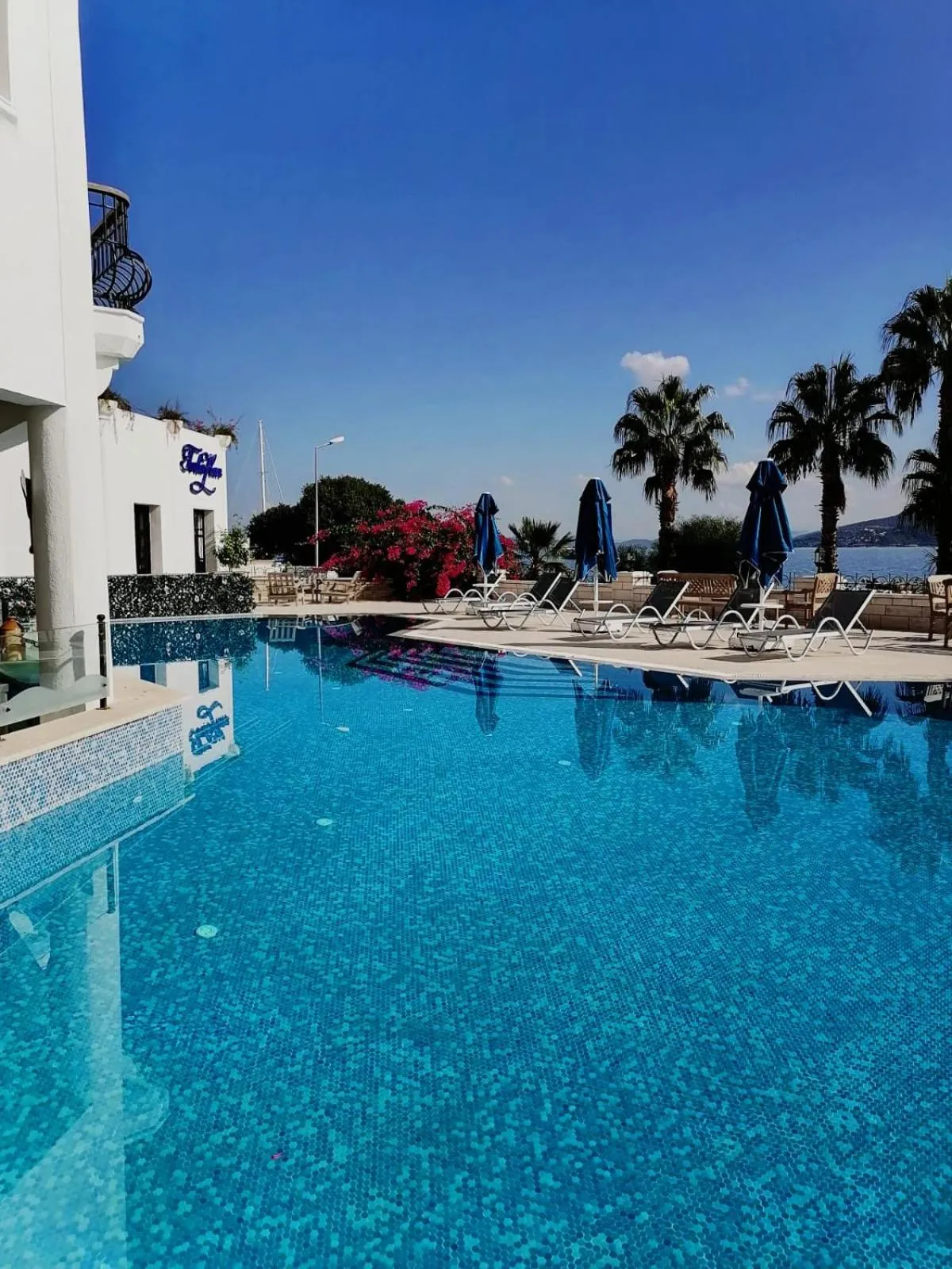 Pool view in Torbahan Hotel