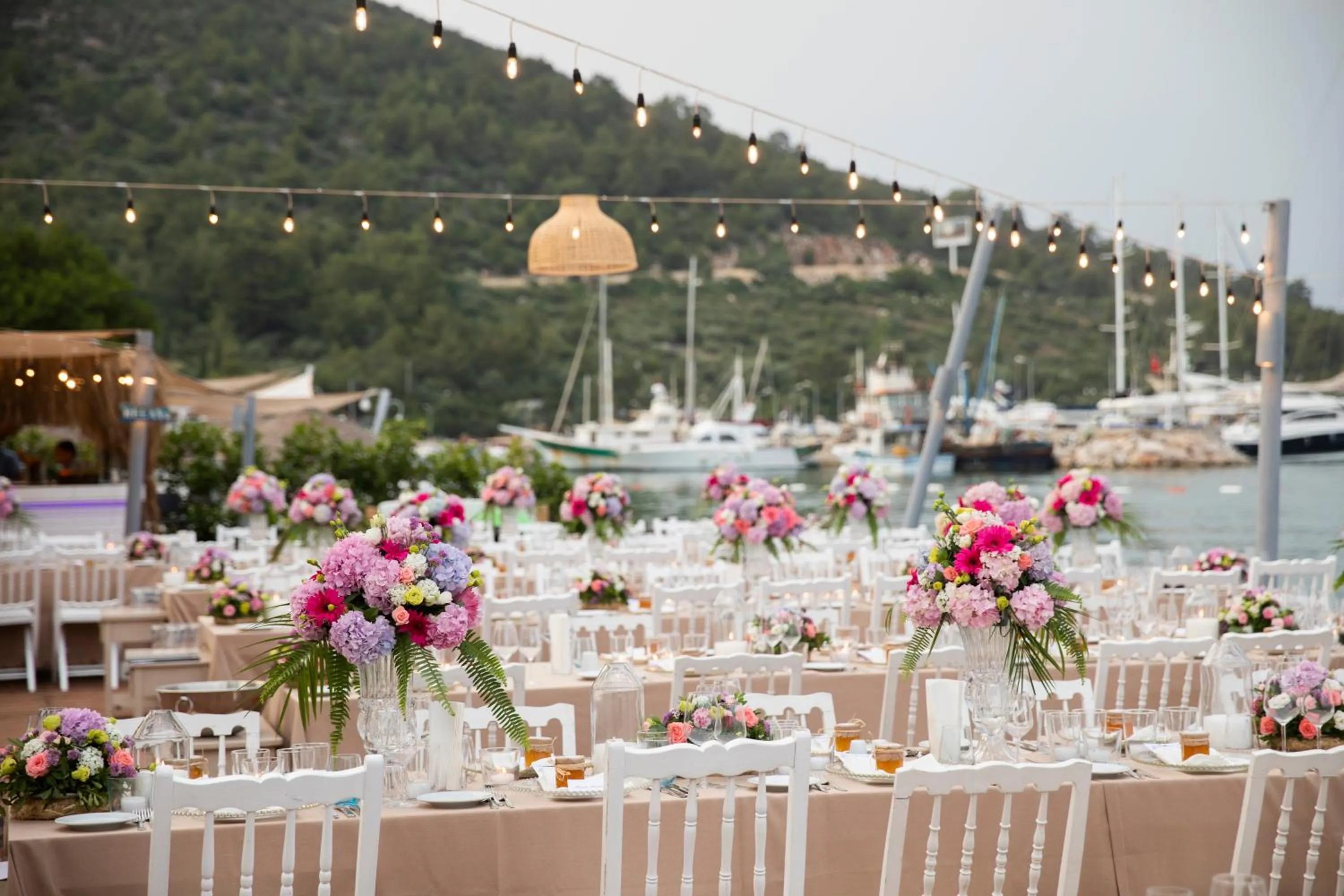 Restaurant/places to eat in Torbahan Hotel