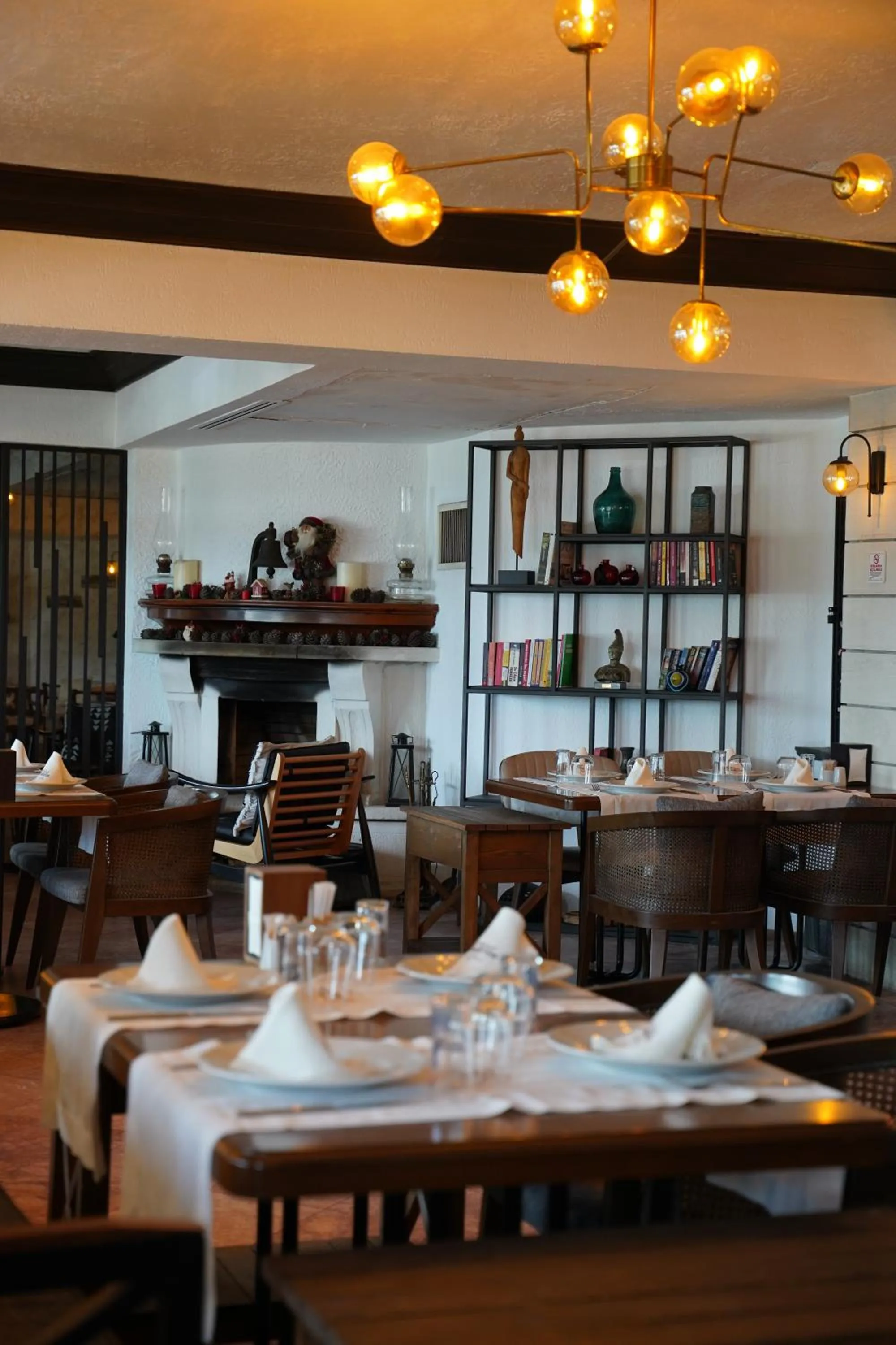 Restaurant/places to eat in Torbahan Hotel