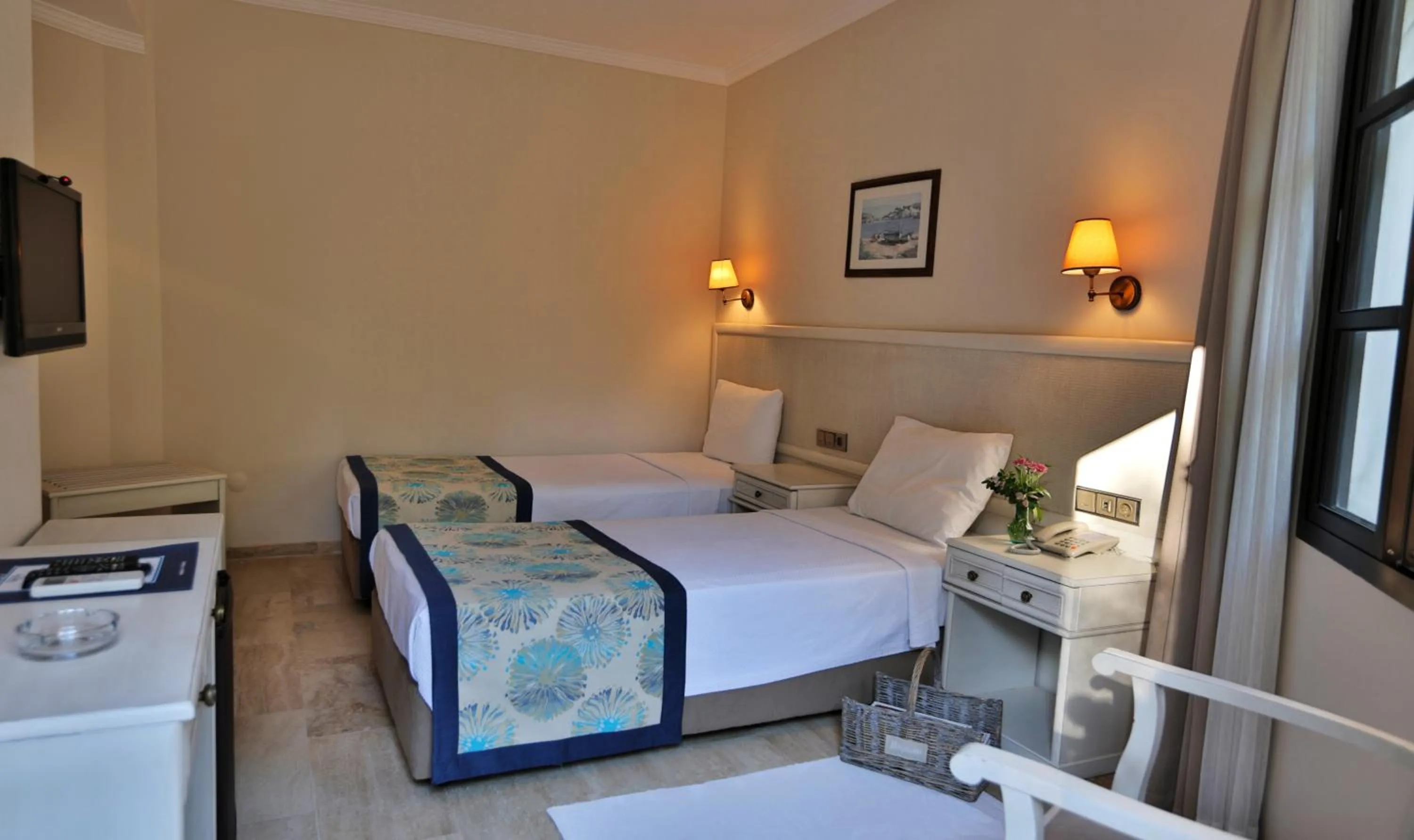 Photo of the whole room in Torbahan Hotel