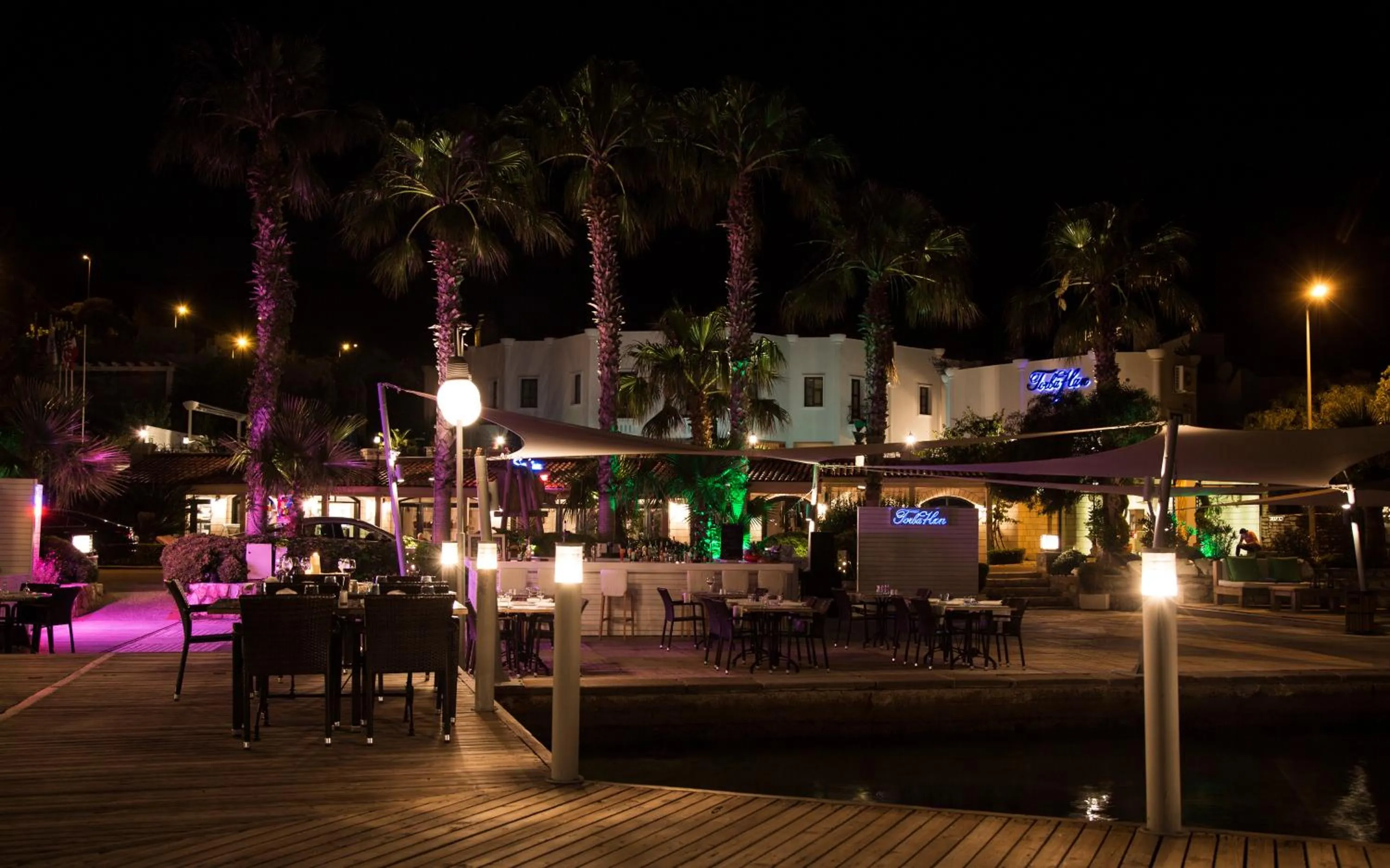 Restaurant/places to eat in Torbahan Hotel