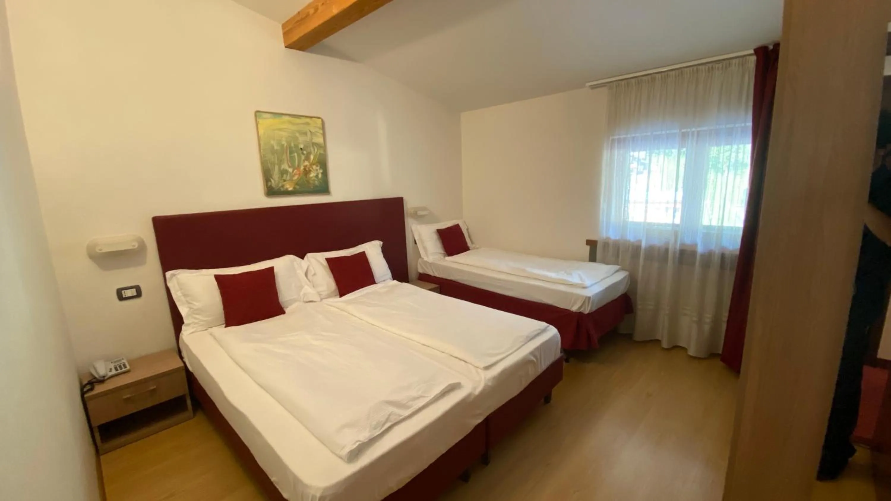 Bed in Casteluce Hotel Funivie