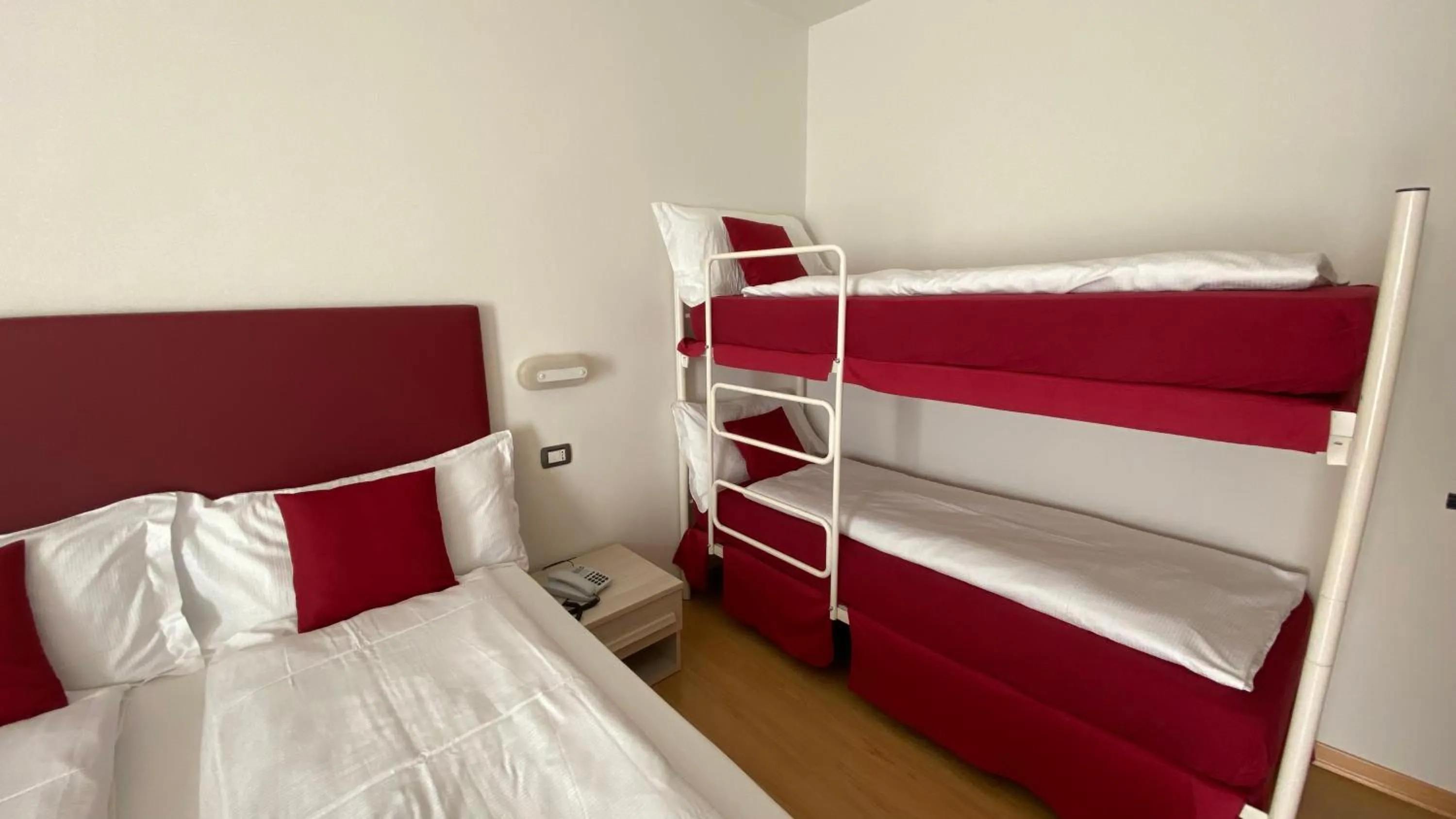 Bed in Casteluce Hotel Funivie