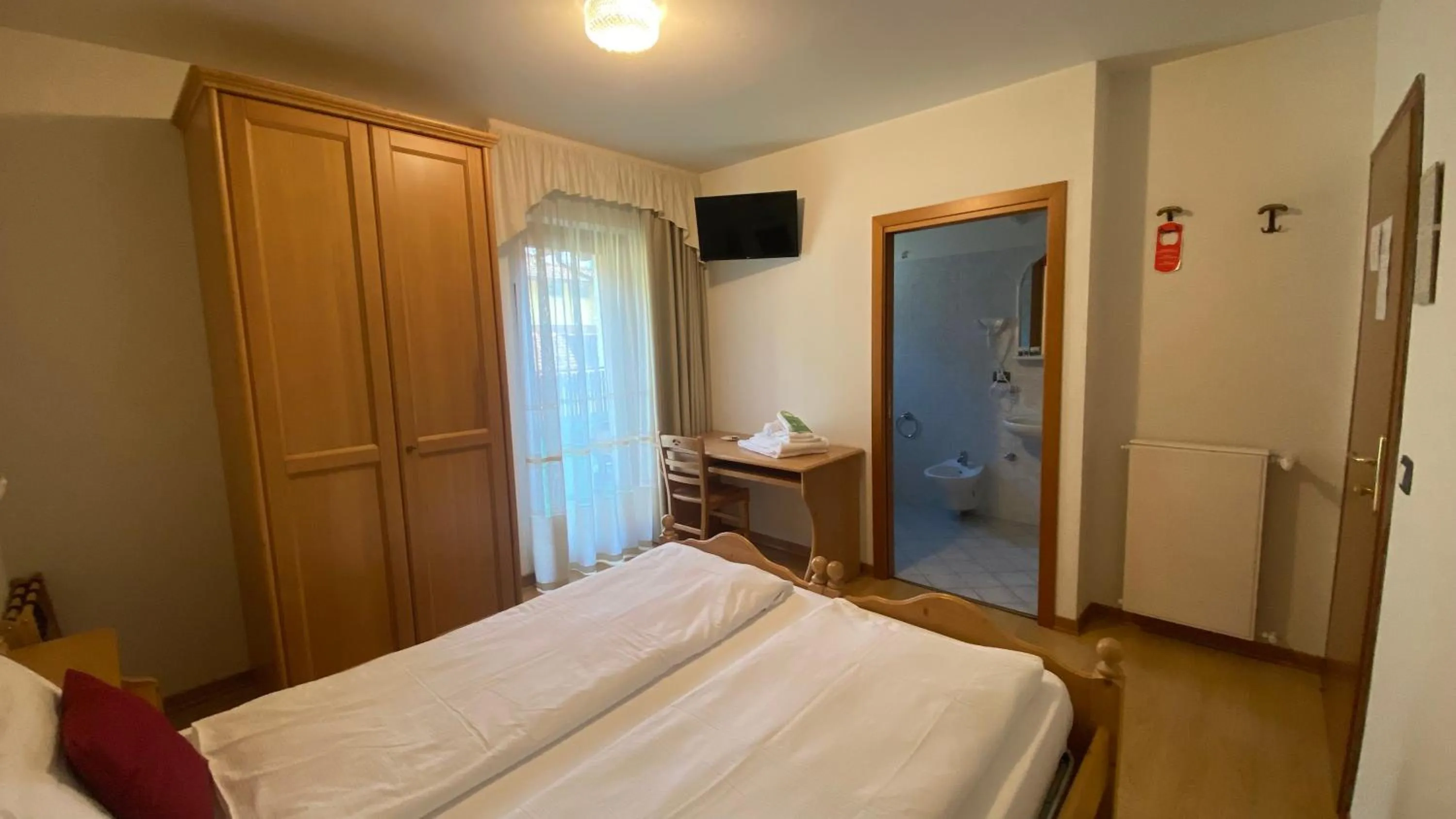 Bed in Casteluce Hotel Funivie