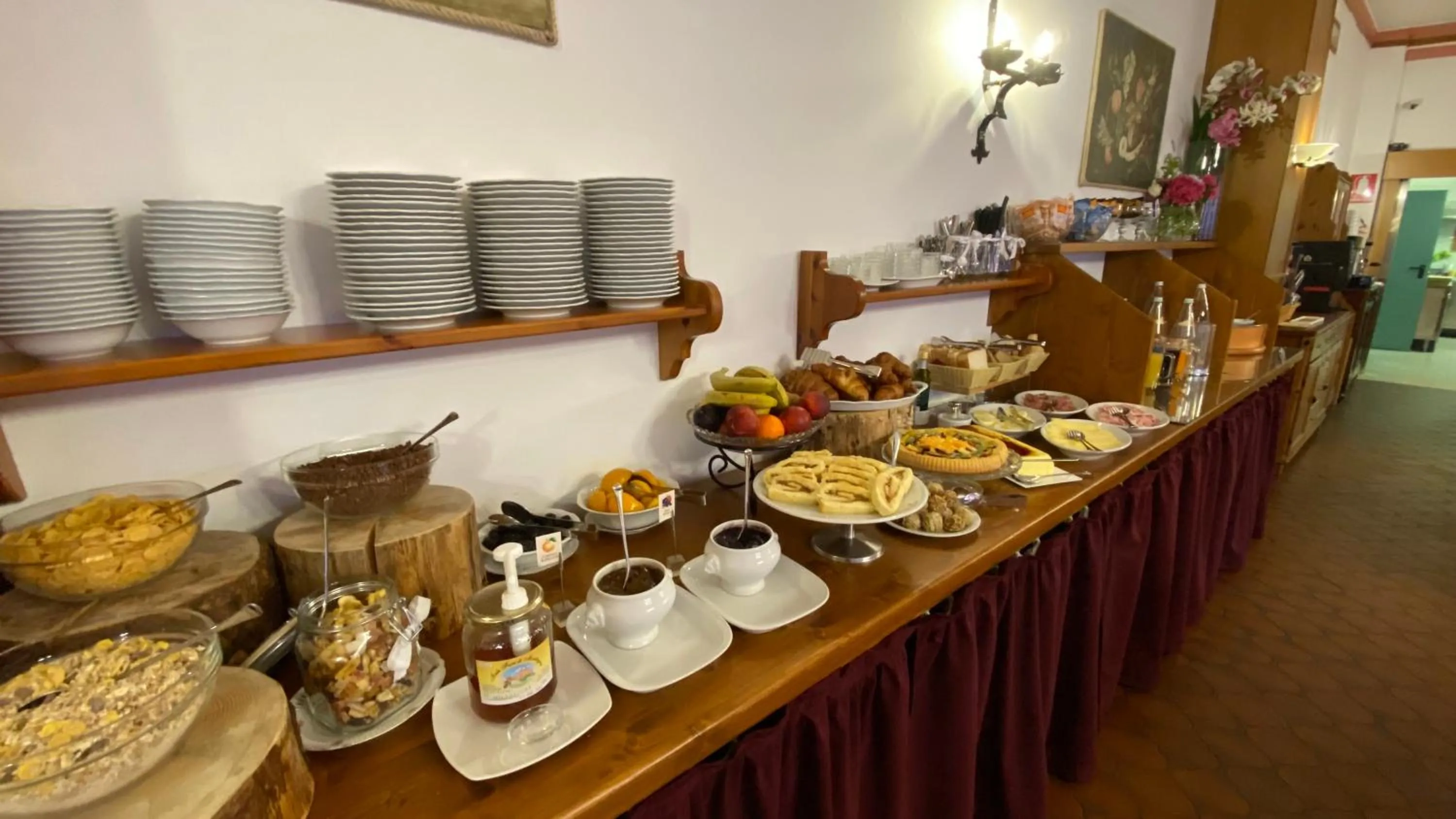 Food and drinks in Casteluce Hotel Funivie