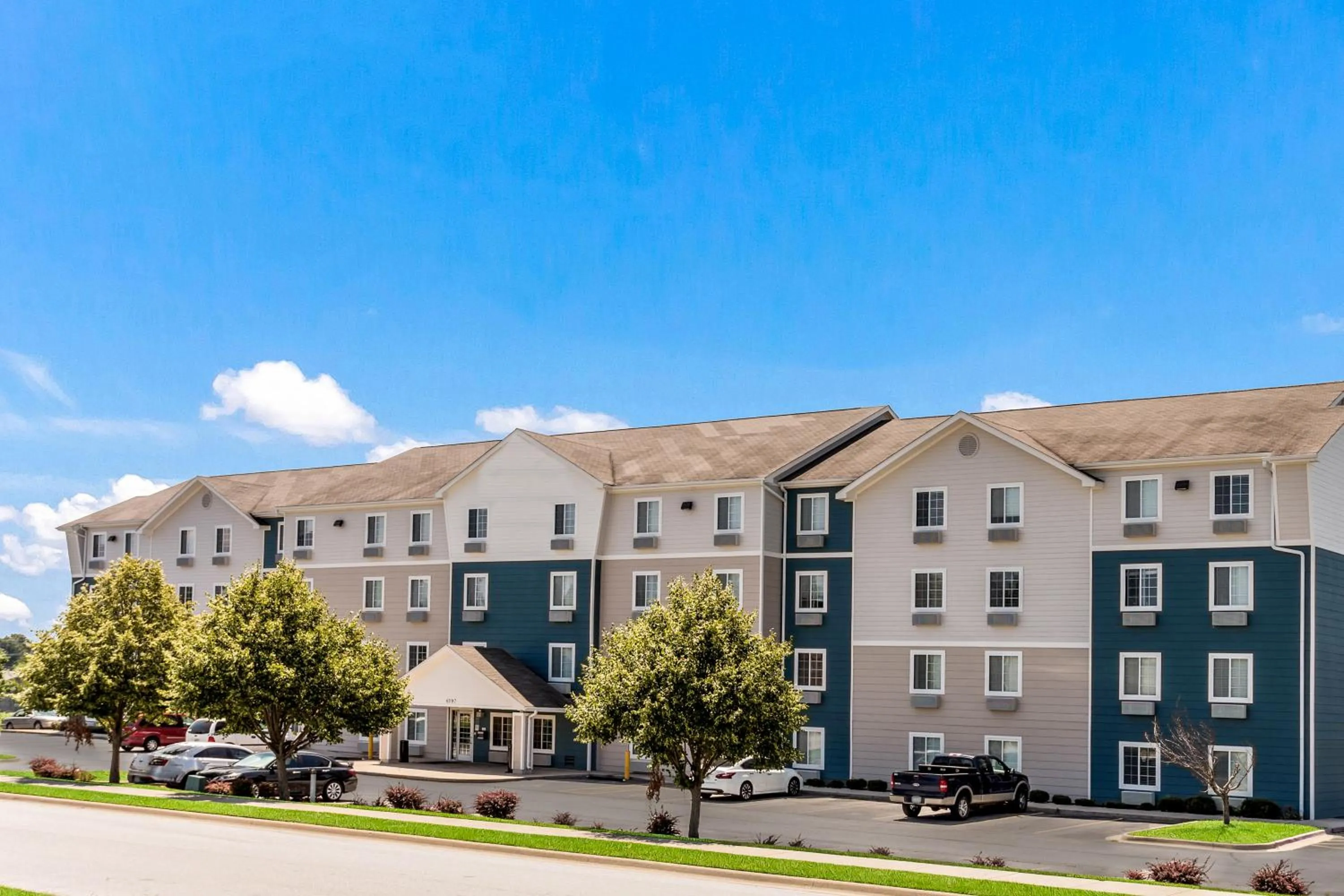 Property building in Extended Stay America Select Suites - Little Rock - Southwest