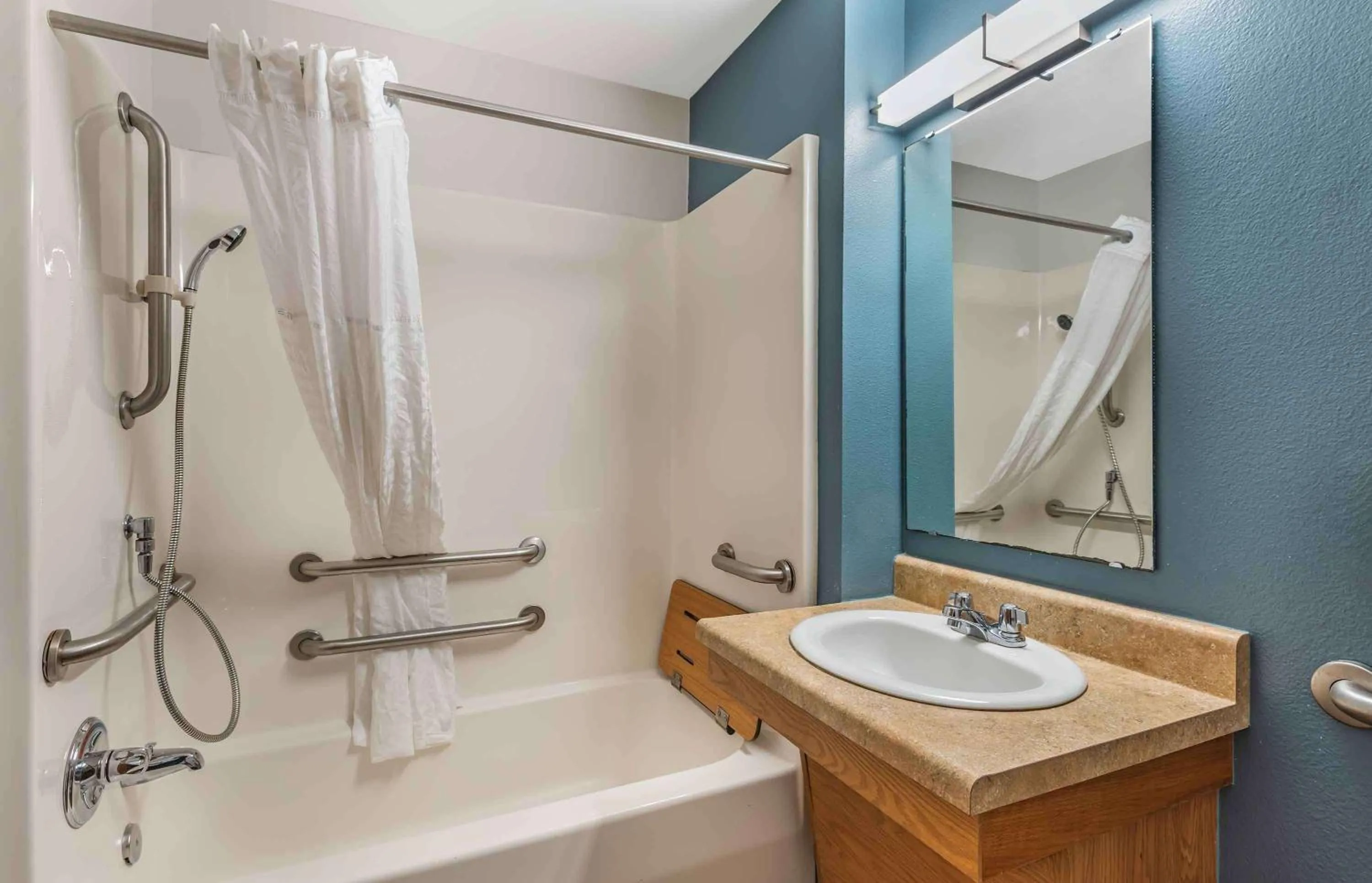 Bathroom in Extended Stay America Select Suites - Little Rock - Southwest