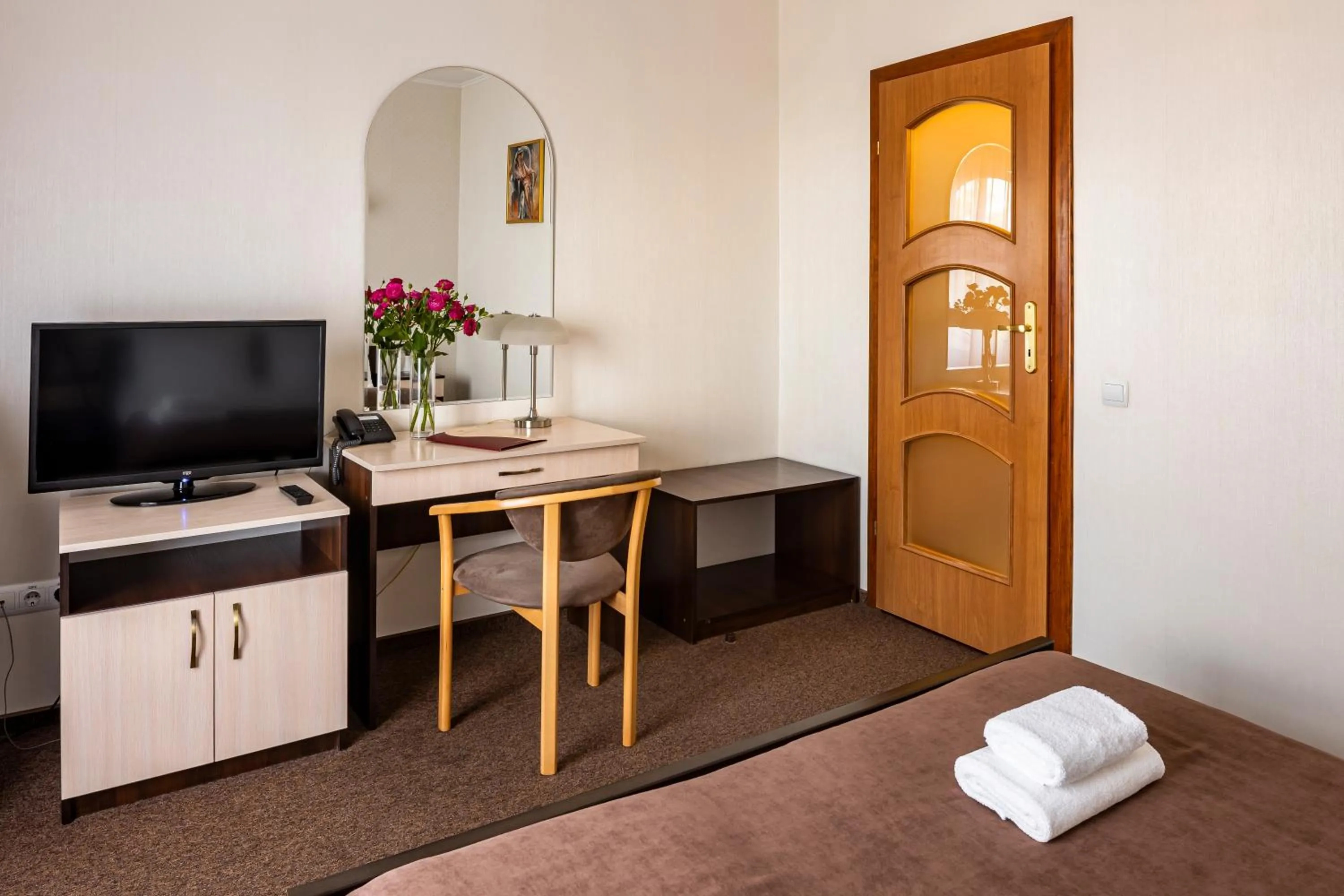 Coffee/tea facilities, Bed in Hotel Galaktika