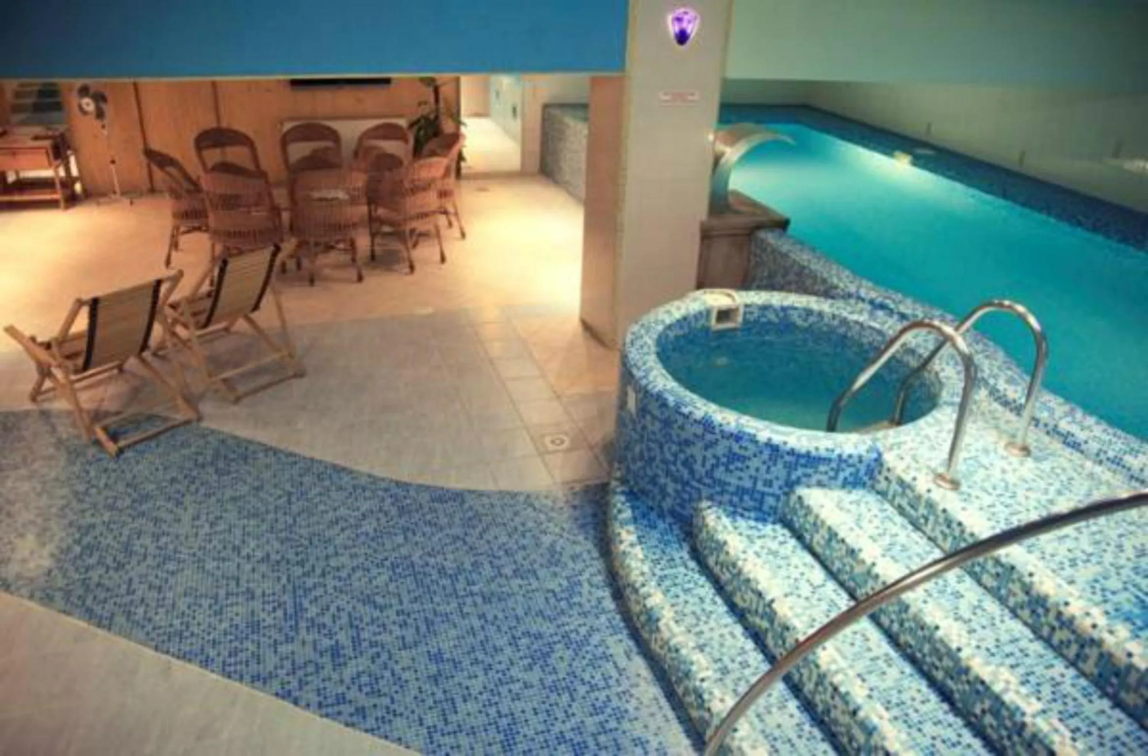 Swimming pool in Hotel Galaktika