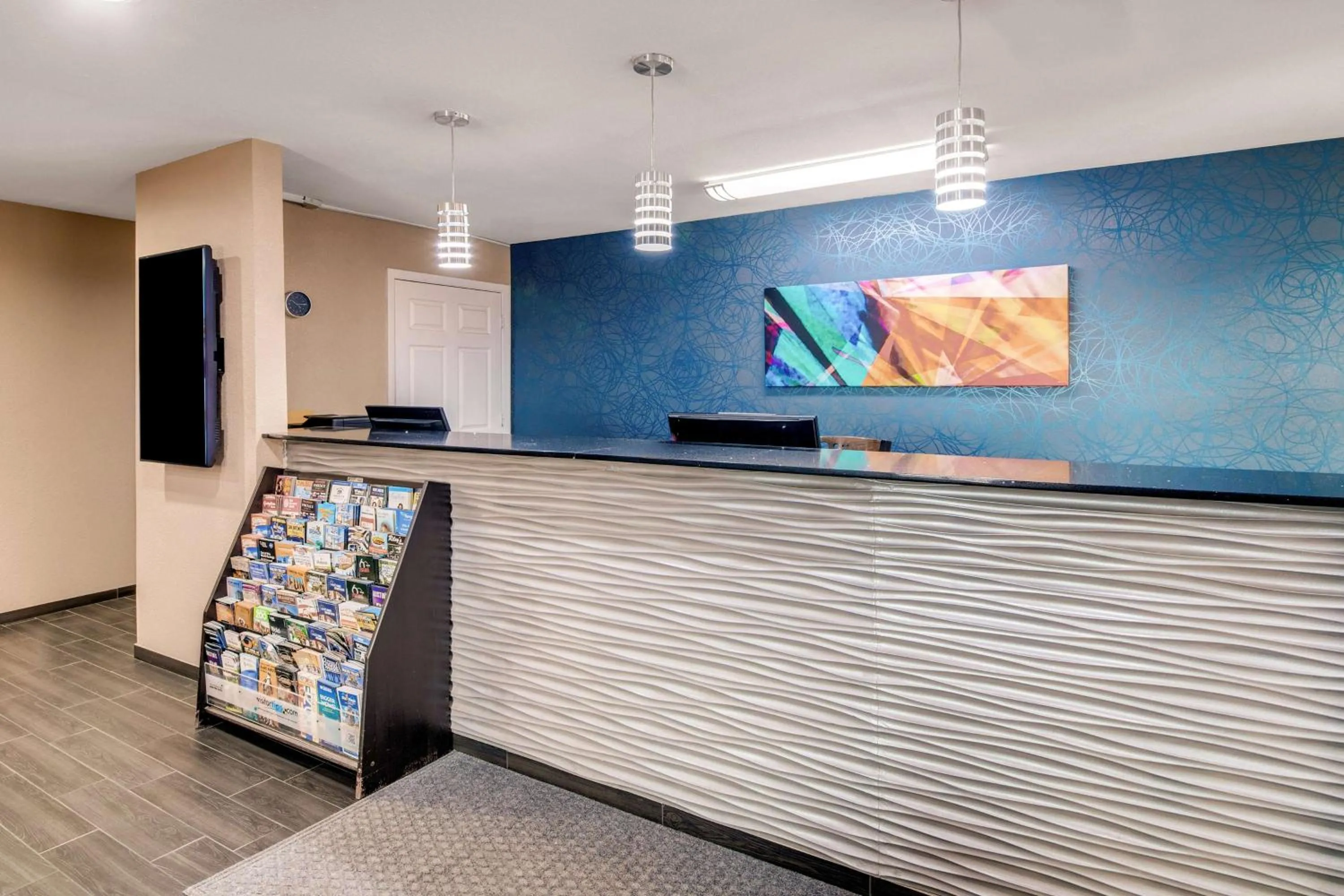 Lobby or reception in Best Western Cedar Inn