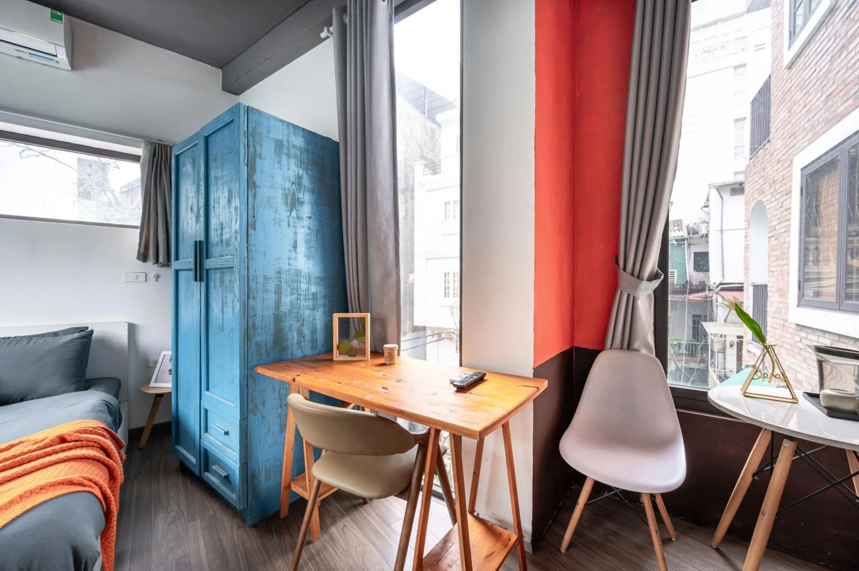 Seating area in SaziHome Le Thanh Tong Hanoi