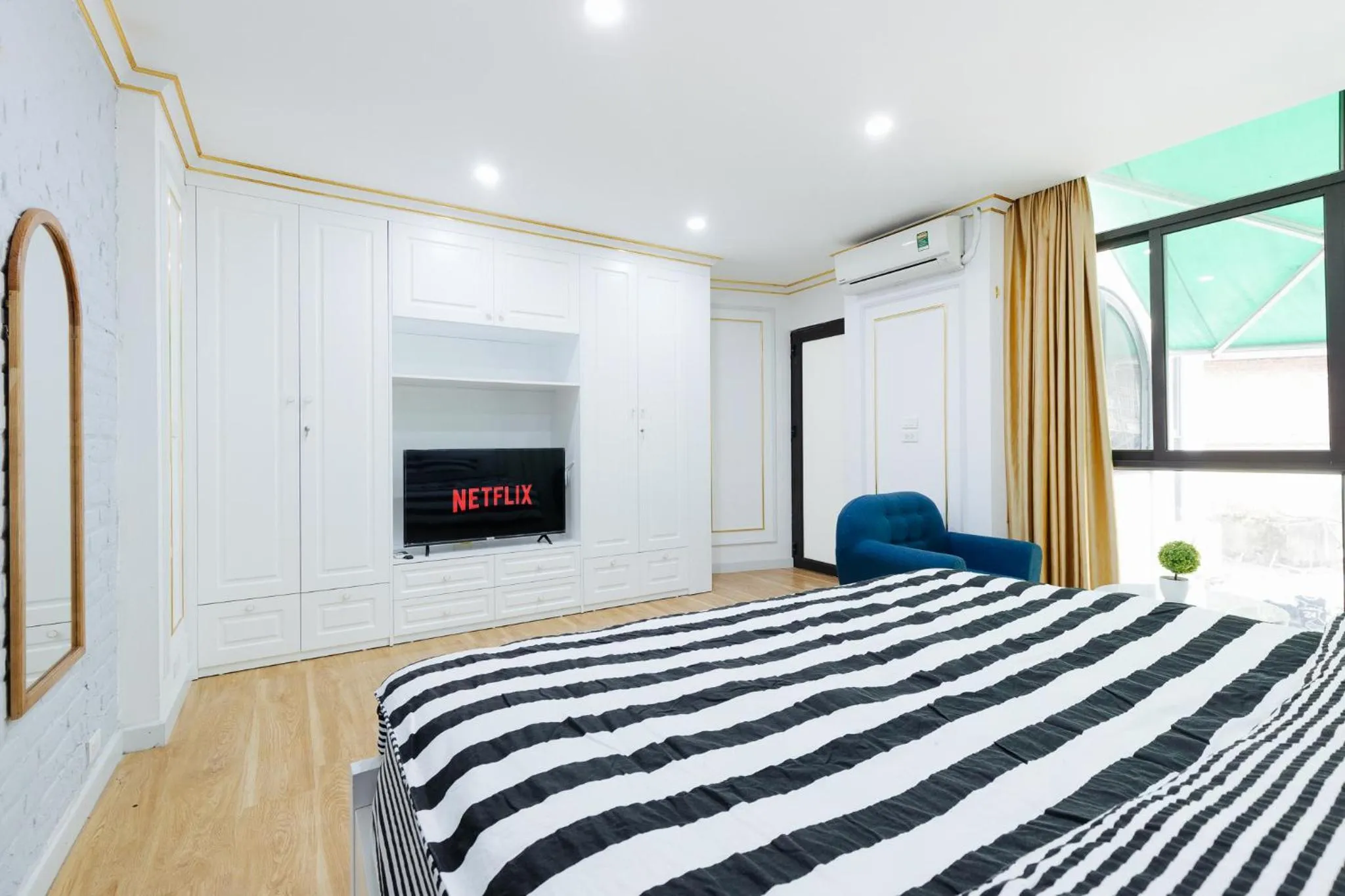 TV and multimedia, Bed in SaziHome Le Thanh Tong Hanoi