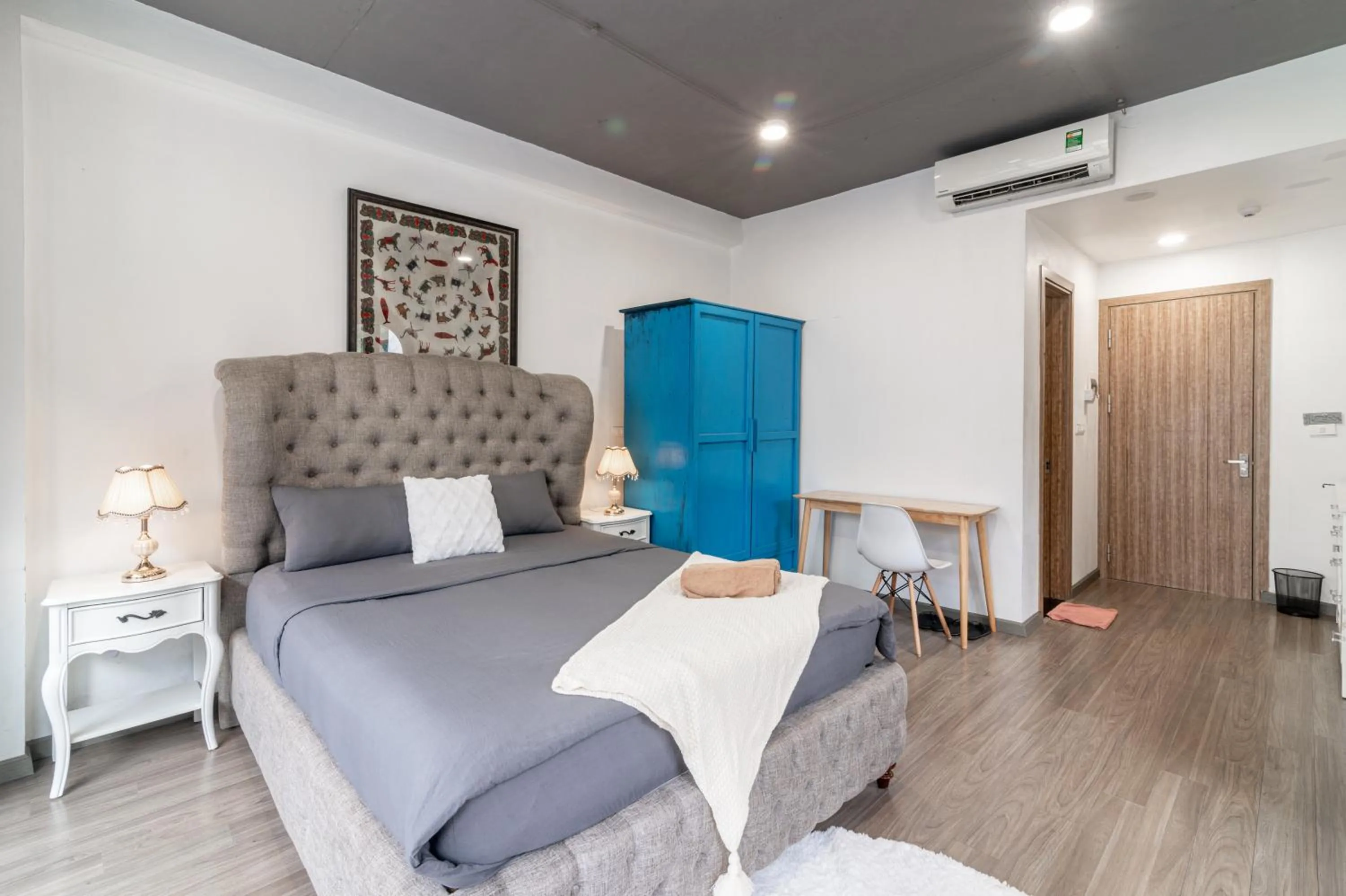 Photo of the whole room, Bed in SaziHome Le Thanh Tong Hanoi