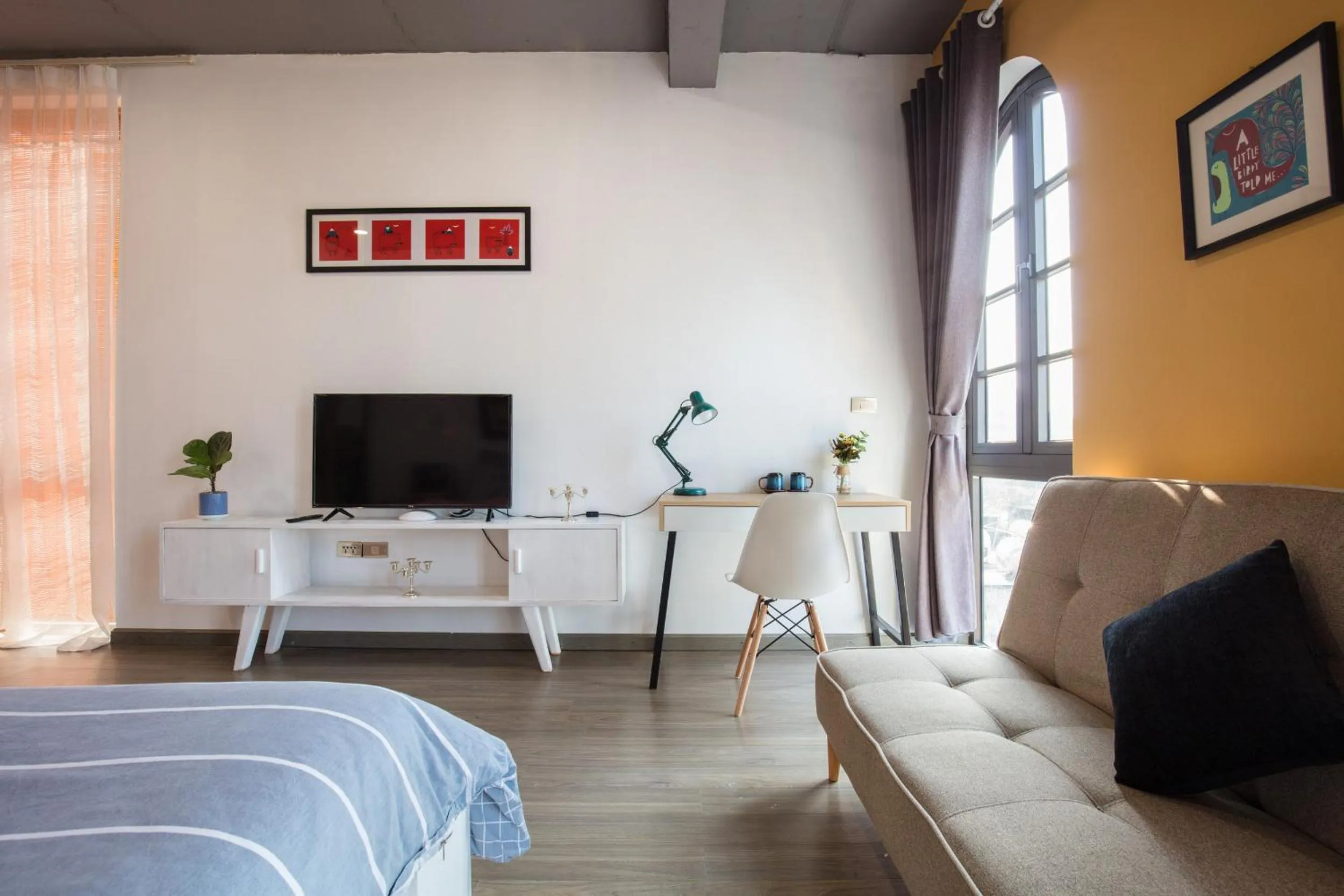 TV and multimedia, Bed in SaziHome Le Thanh Tong Hanoi