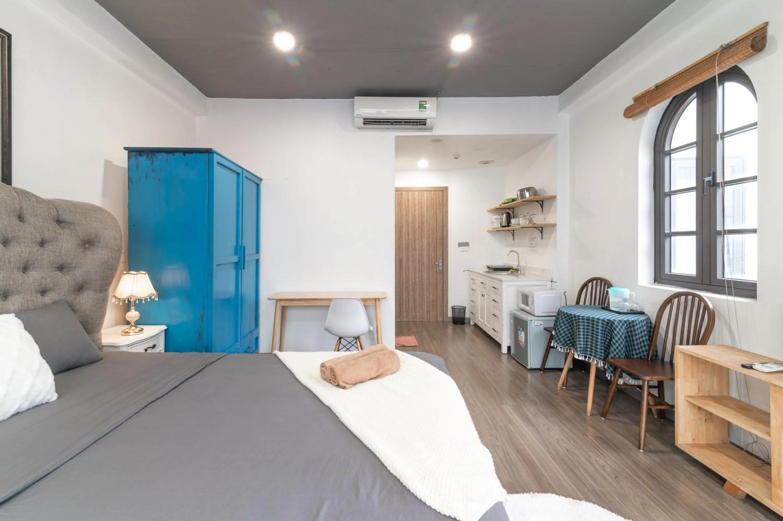 Photo of the whole room, Bed in SaziHome Le Thanh Tong Hanoi