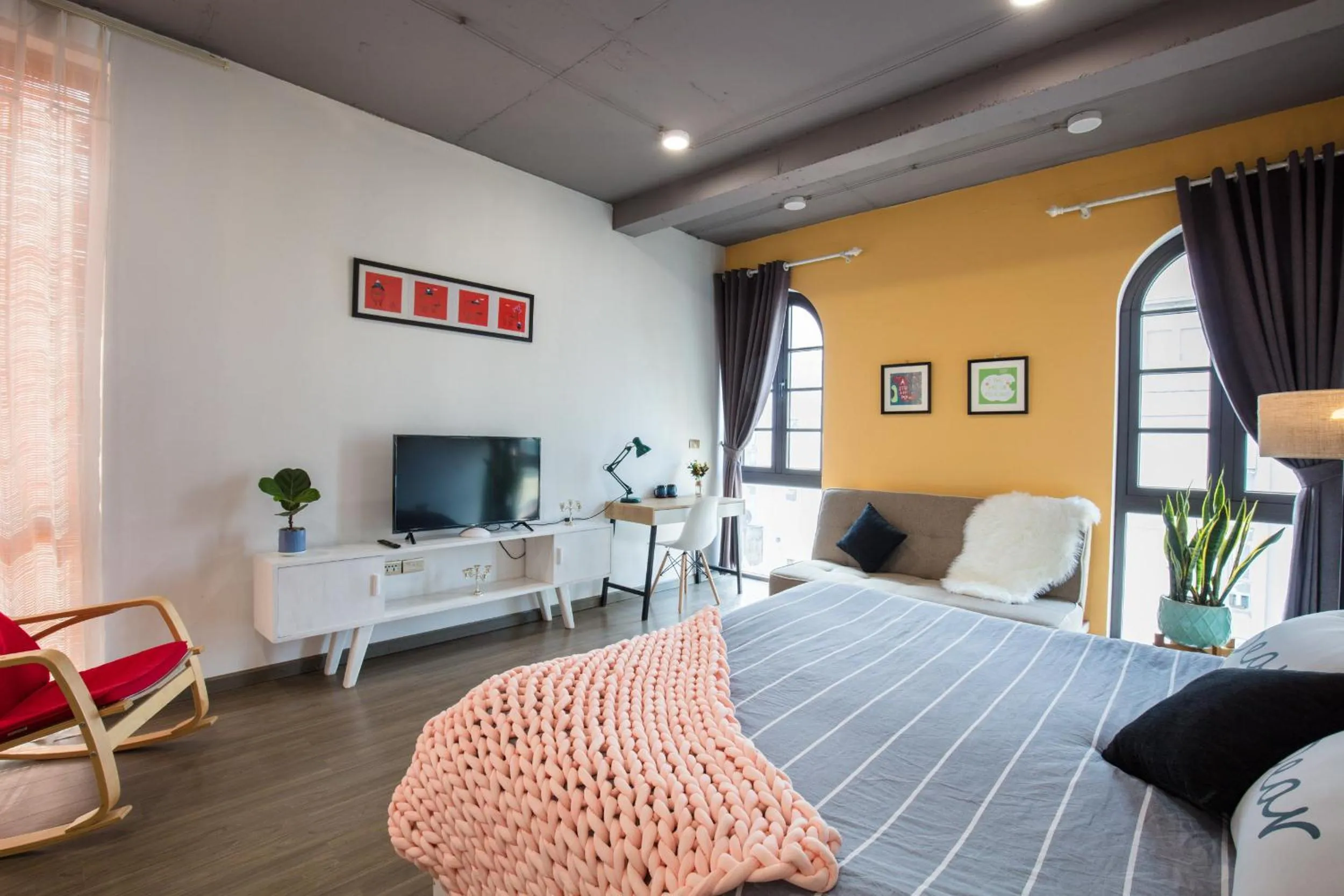 Photo of the whole room, Bed in SaziHome Le Thanh Tong Hanoi