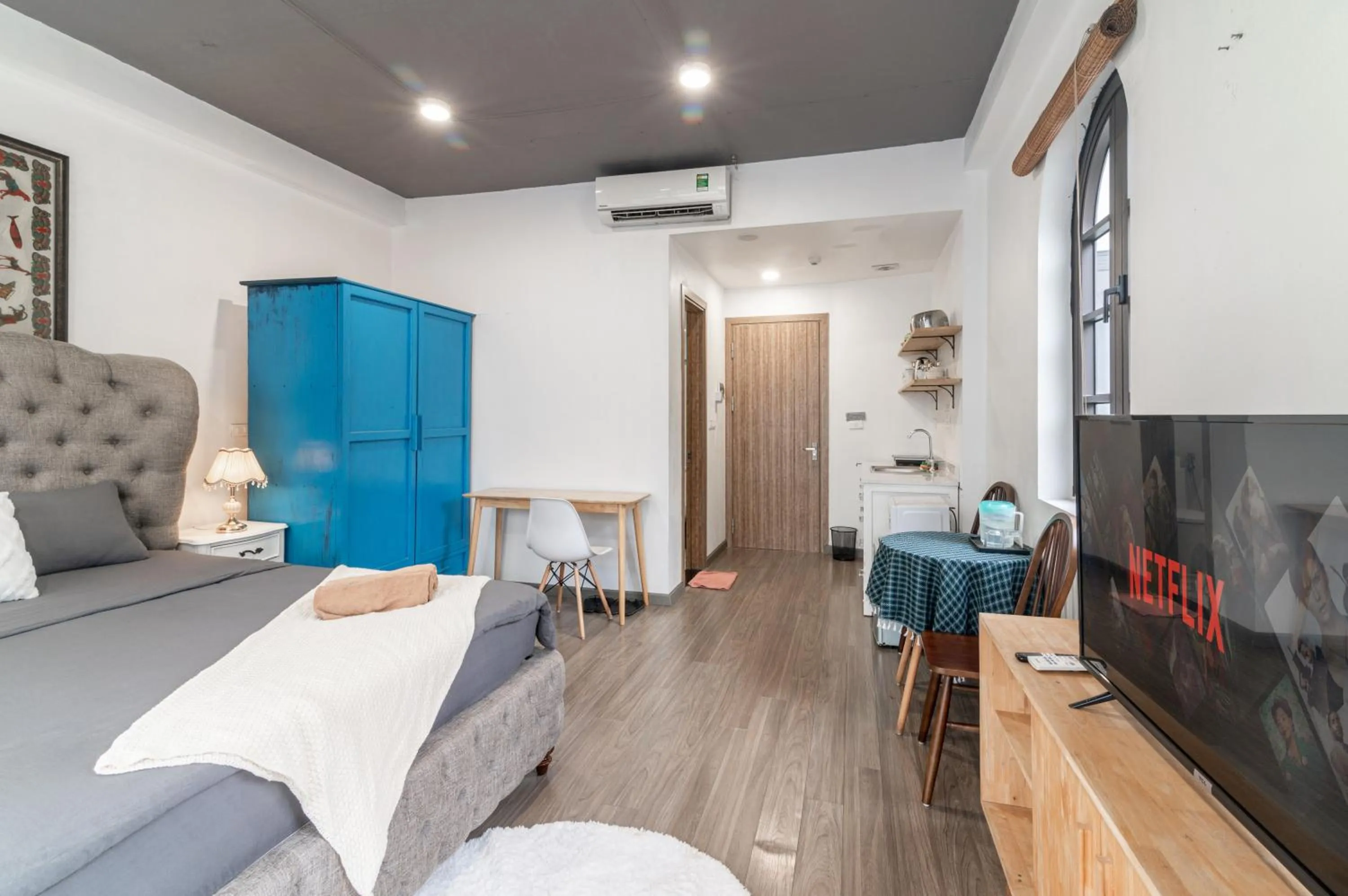 Photo of the whole room, Bed in SaziHome Le Thanh Tong Hanoi