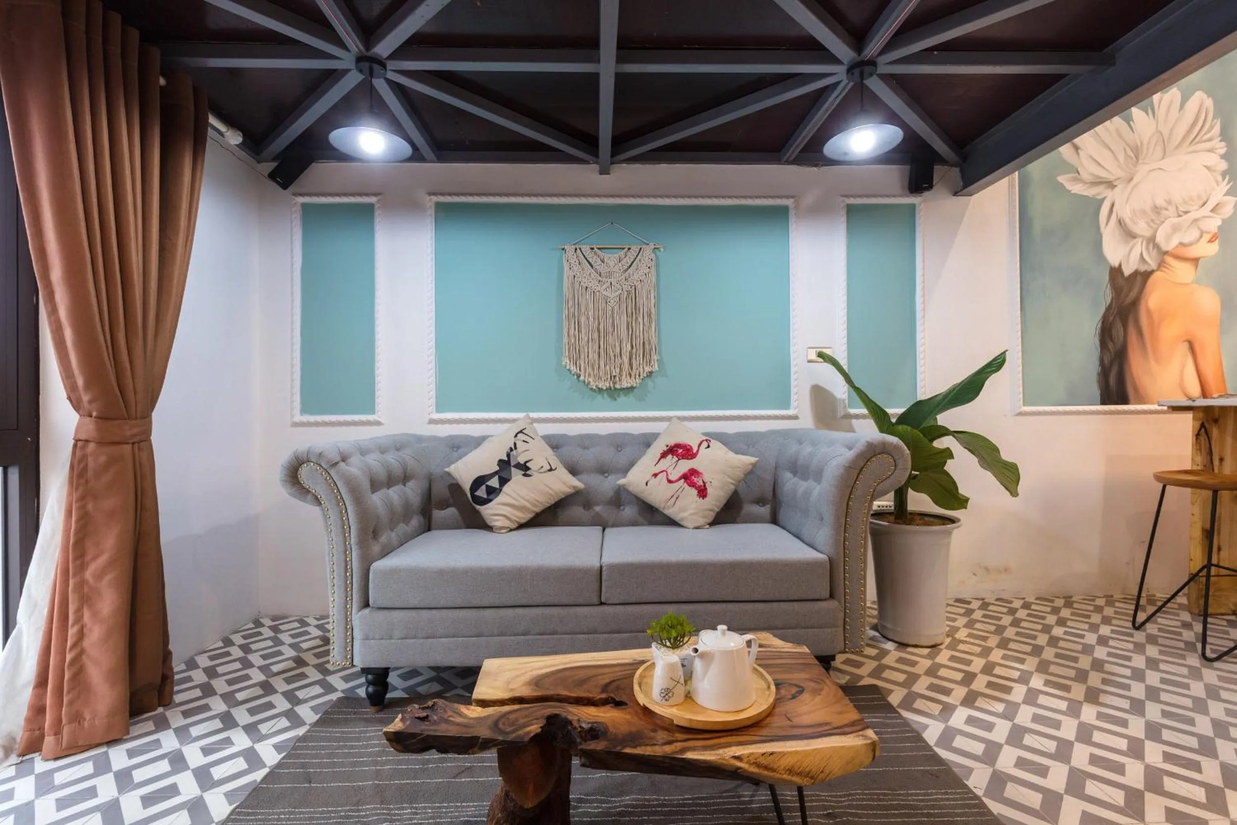 Living room in SaziHome Le Thanh Tong Hanoi