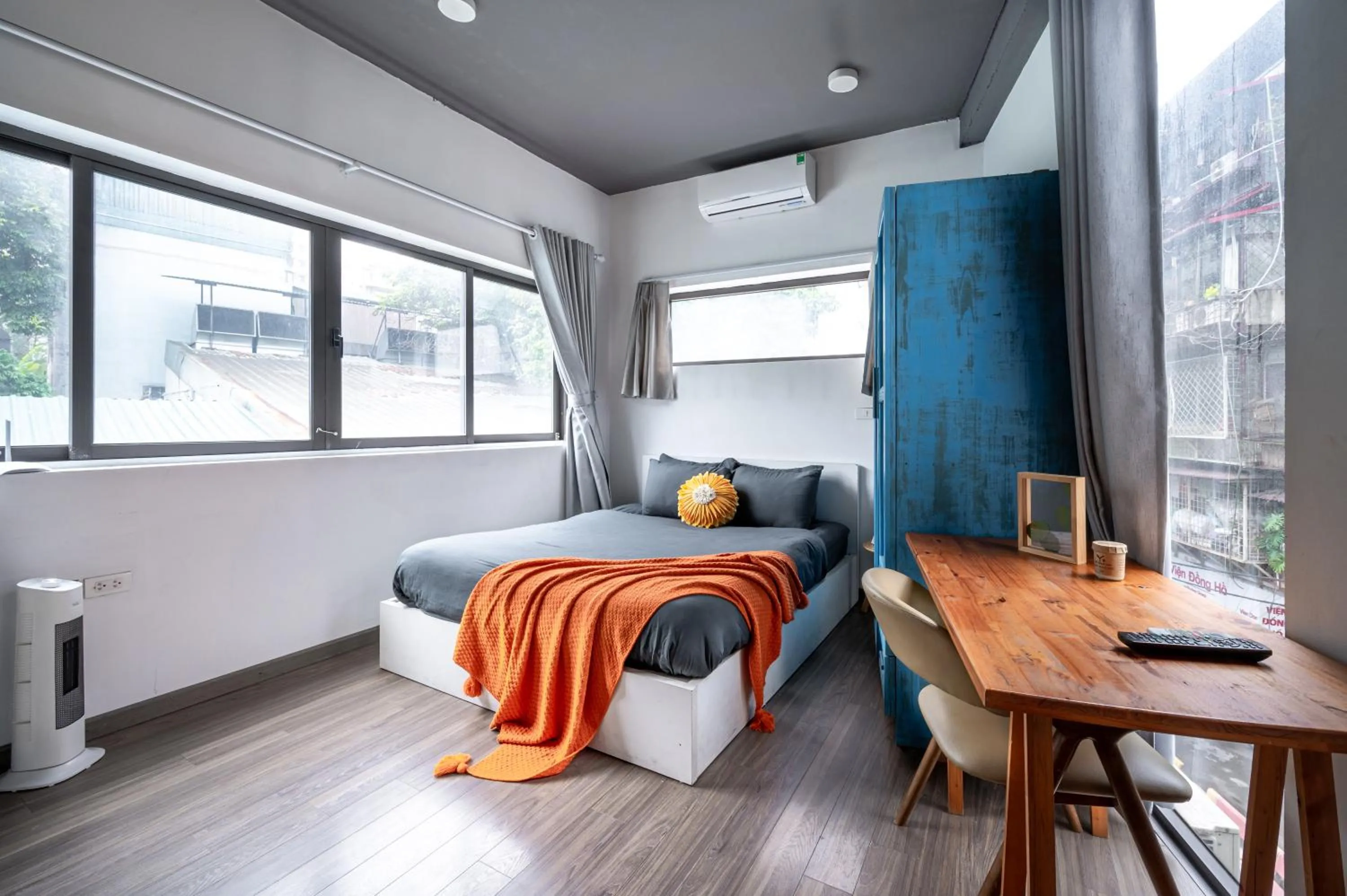 Photo of the whole room, Bed in SaziHome Le Thanh Tong Hanoi