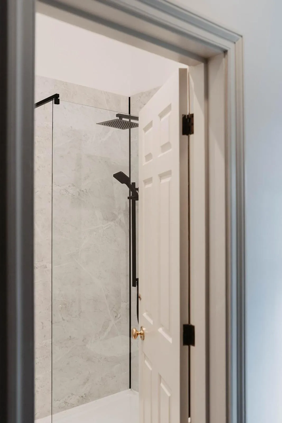 Shower in The Boar's Head