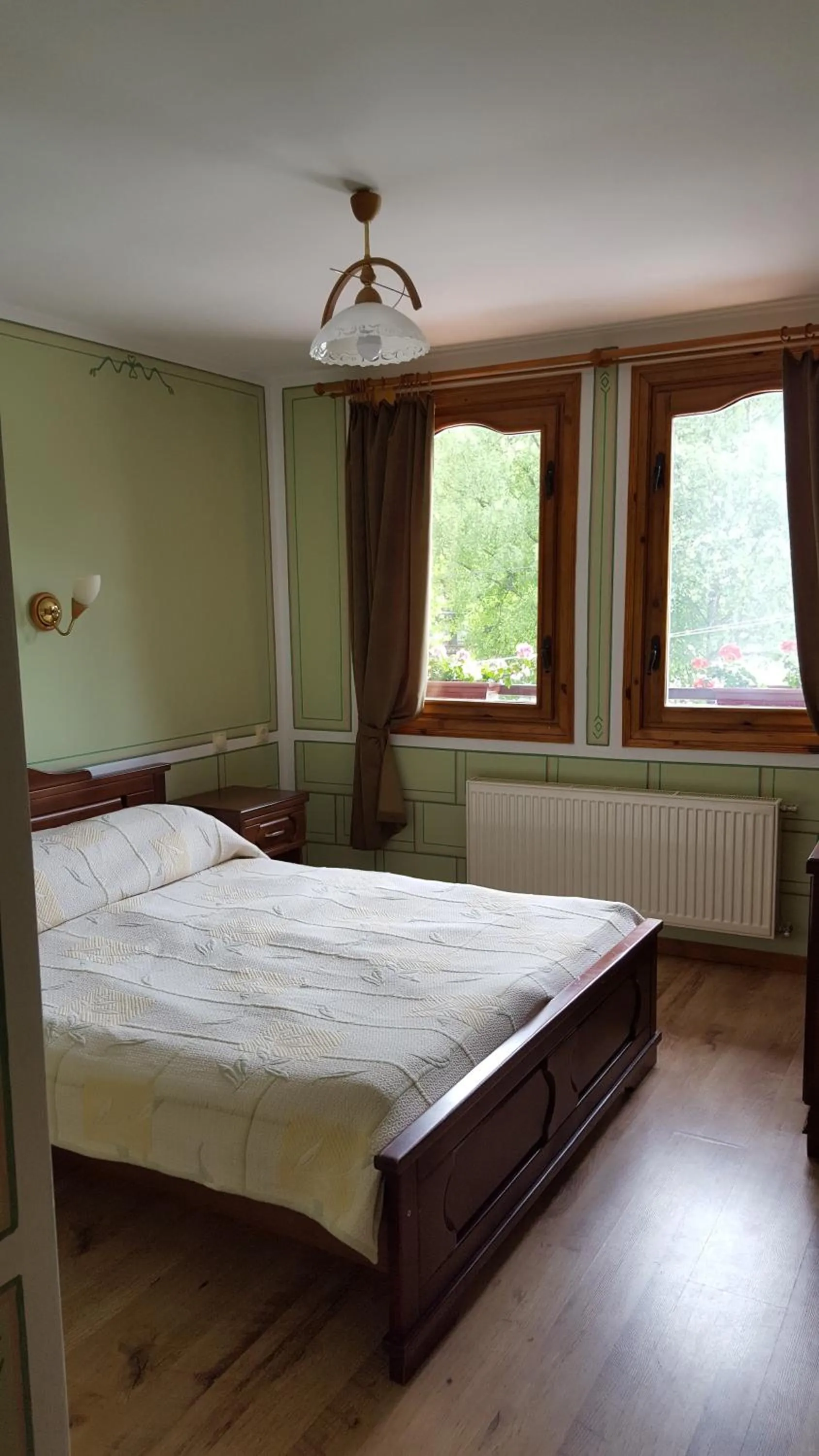 Photo of the whole room, Bed in Chuchura Family Hotel