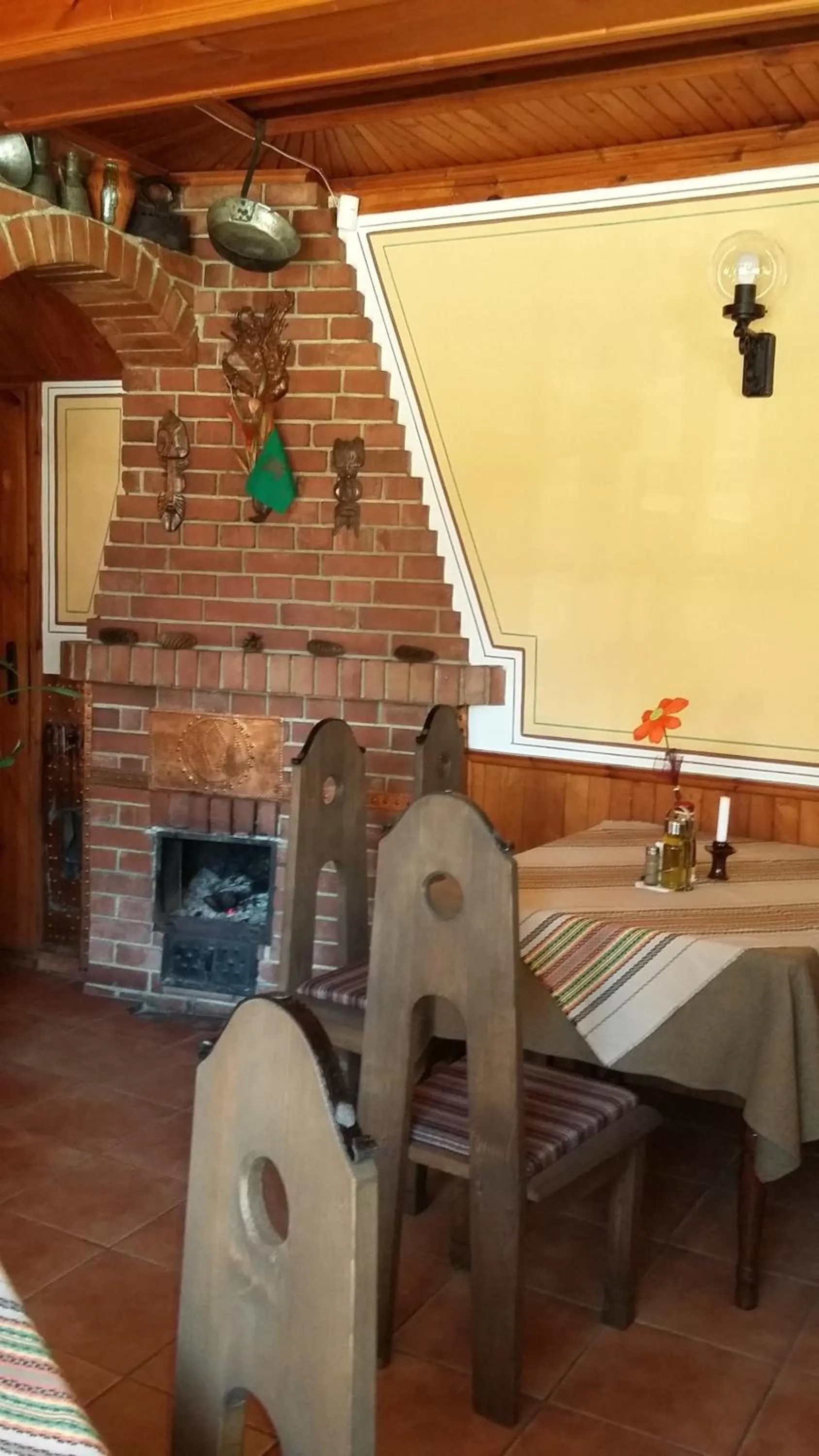 Restaurant/places to eat in Chuchura Family Hotel