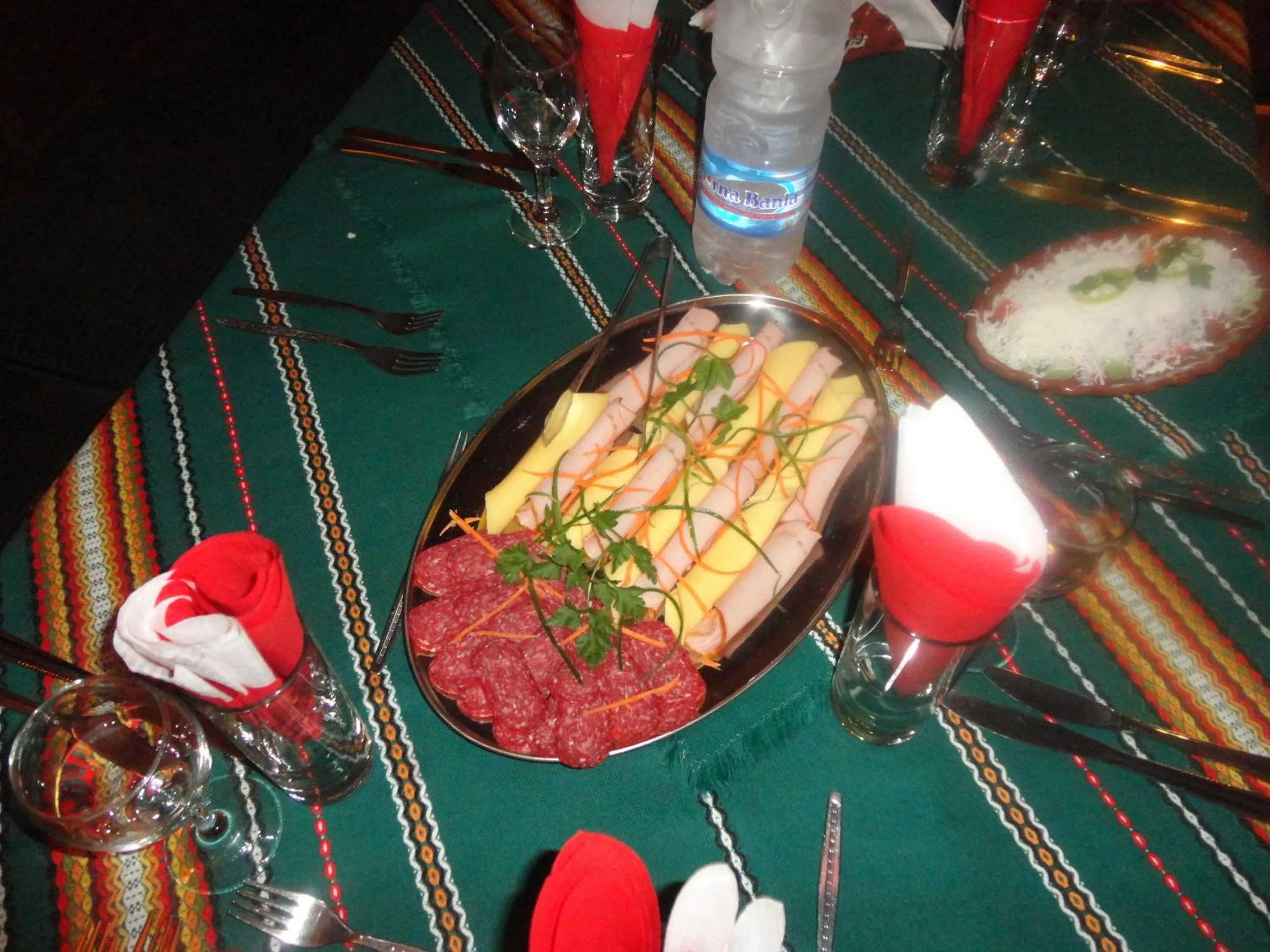 Food and drinks in Chuchura Family Hotel