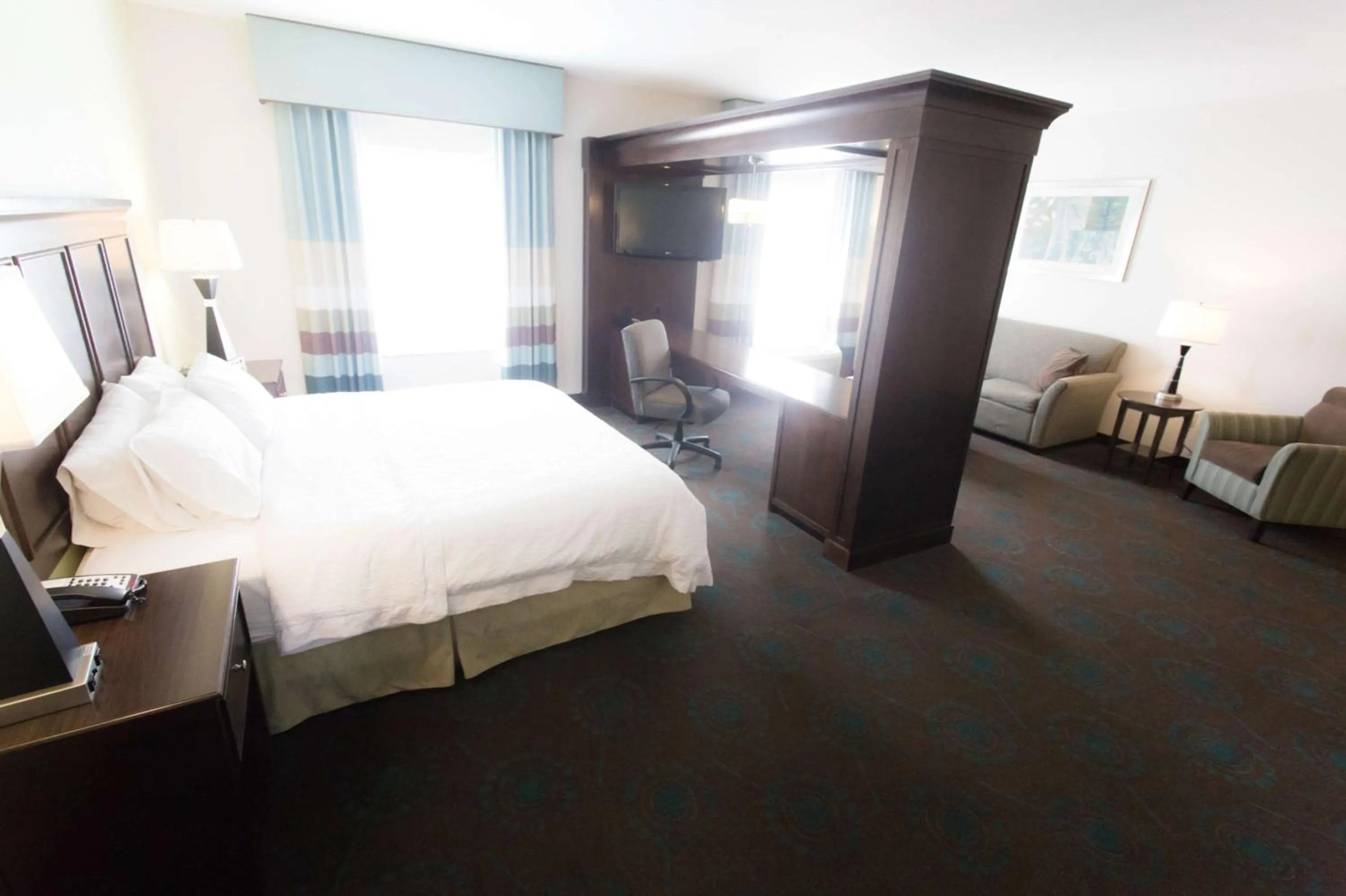 Bed in Hampton Inn & Suites Middlebury