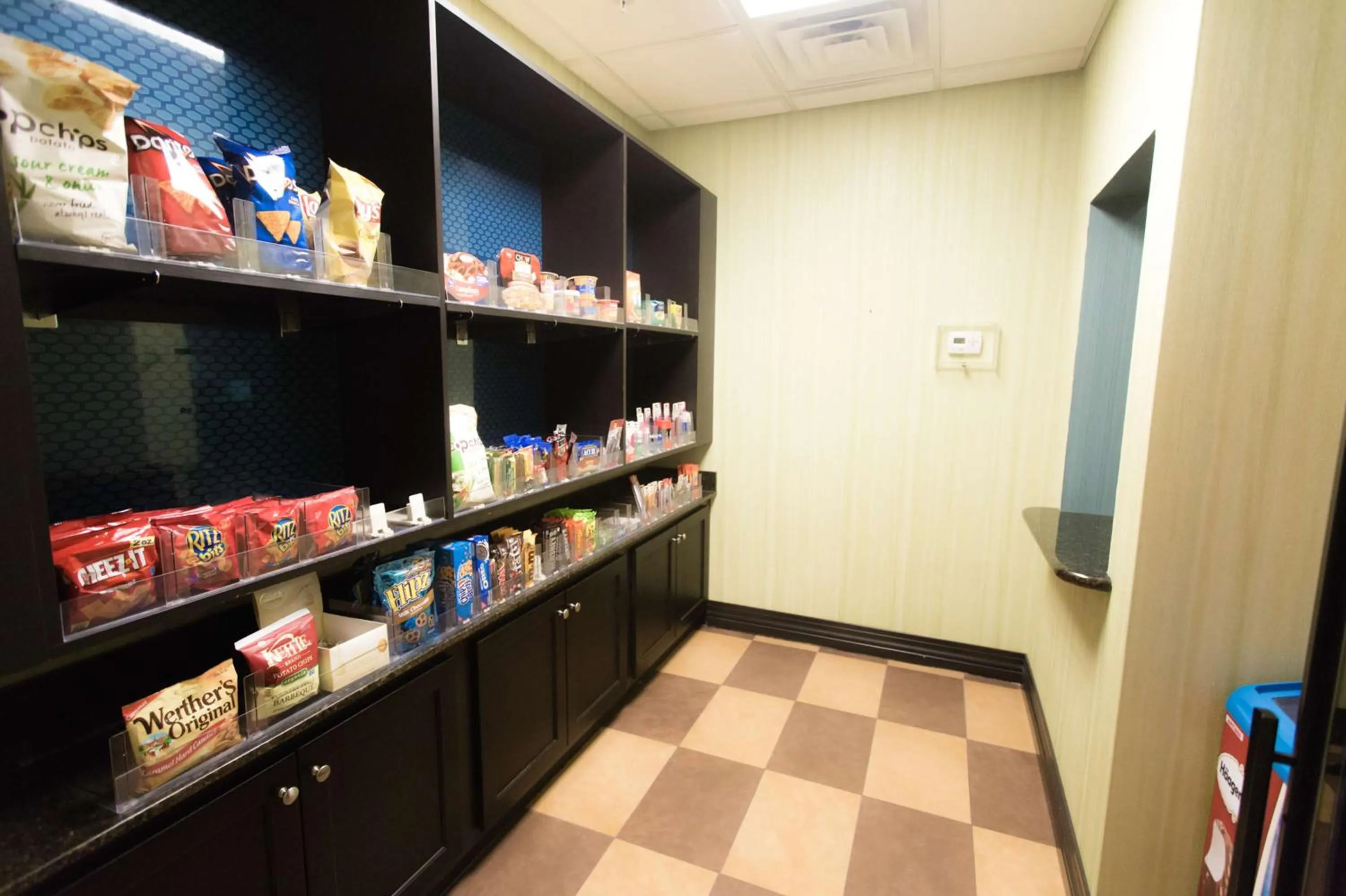 Restaurant/places to eat in Hampton Inn & Suites Middlebury