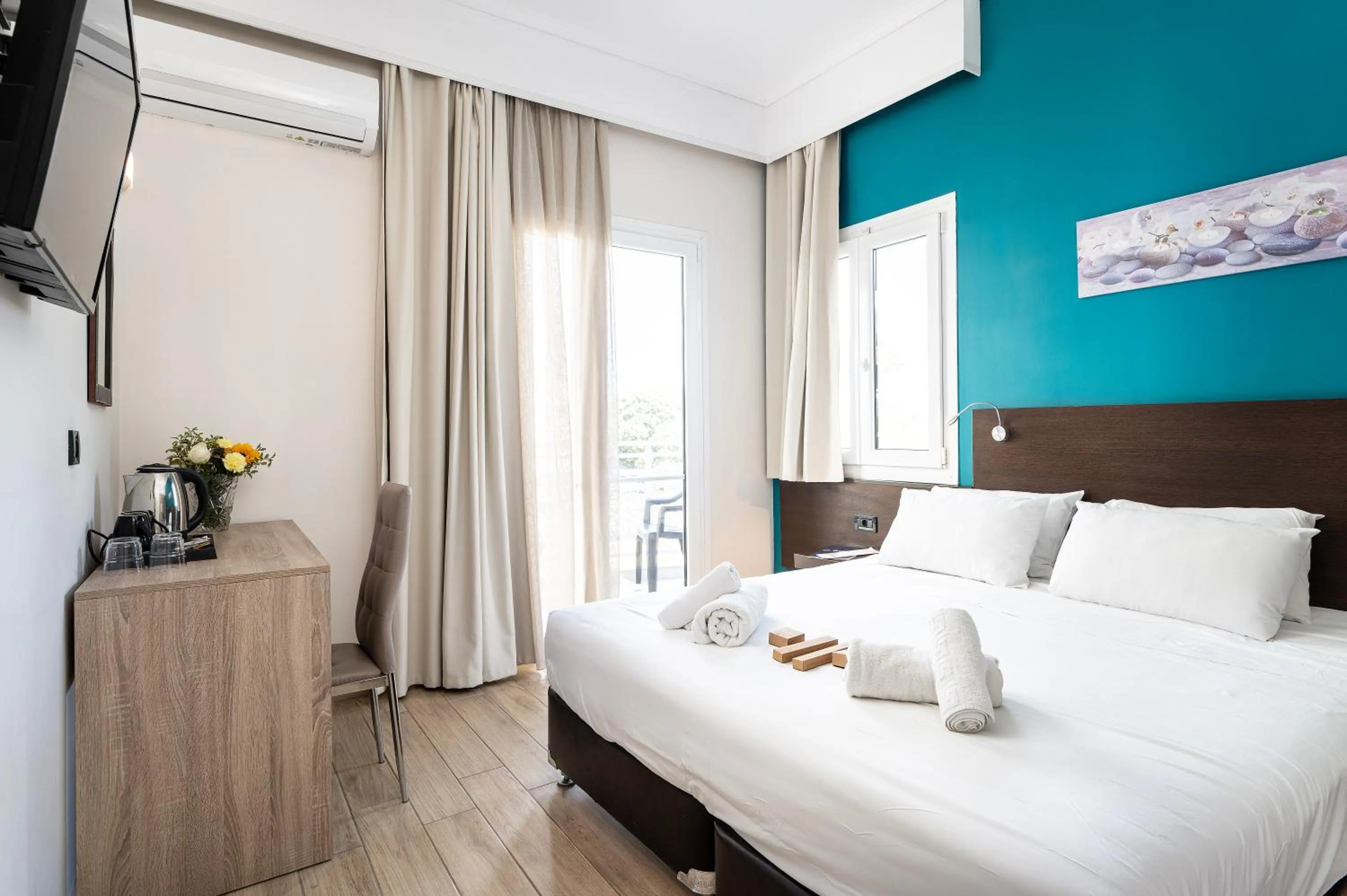 Bed in Sonia Hotel & Suites - Adults Only