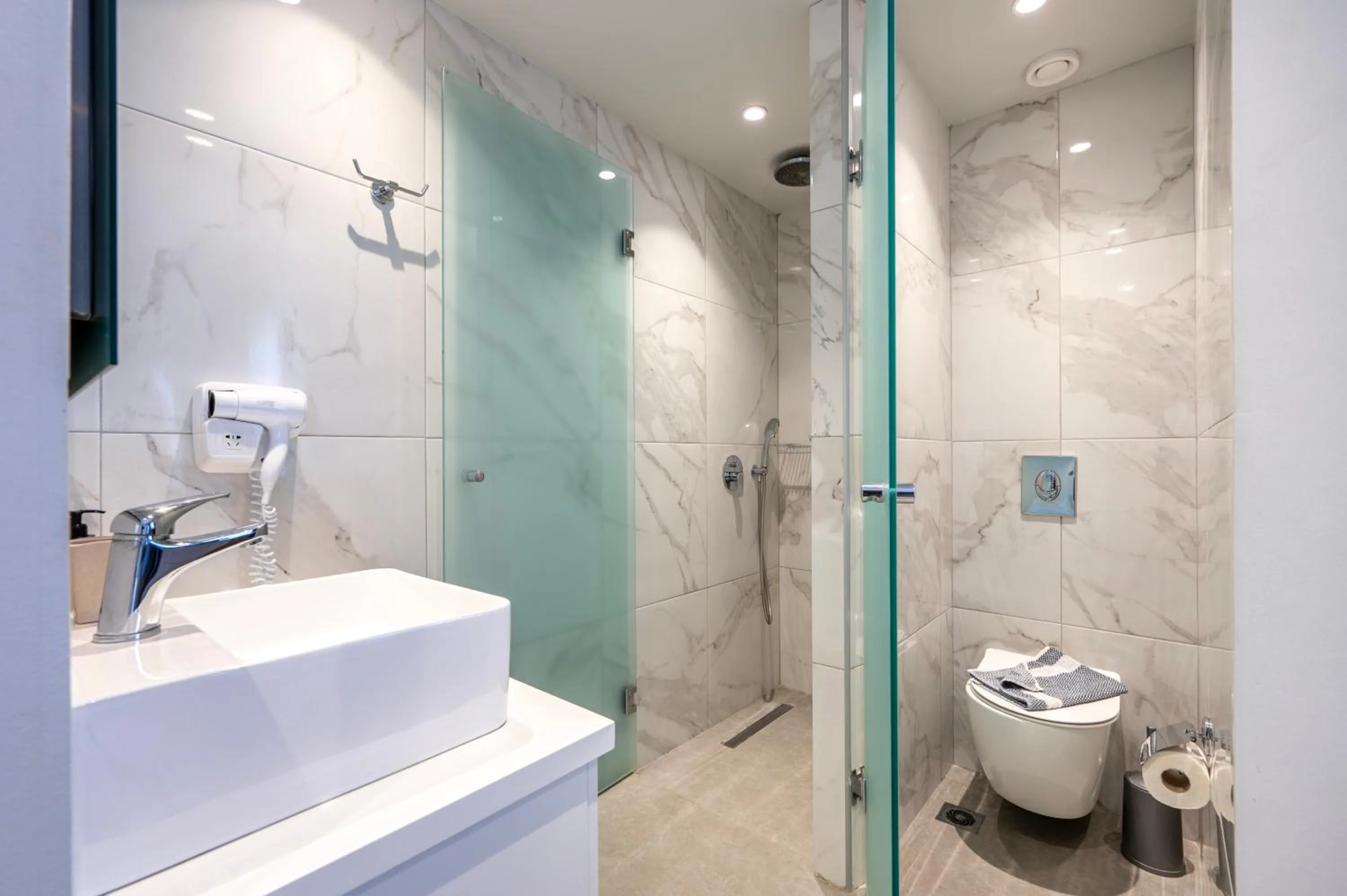 Shower in Sonia Hotel & Suites - Adults Only