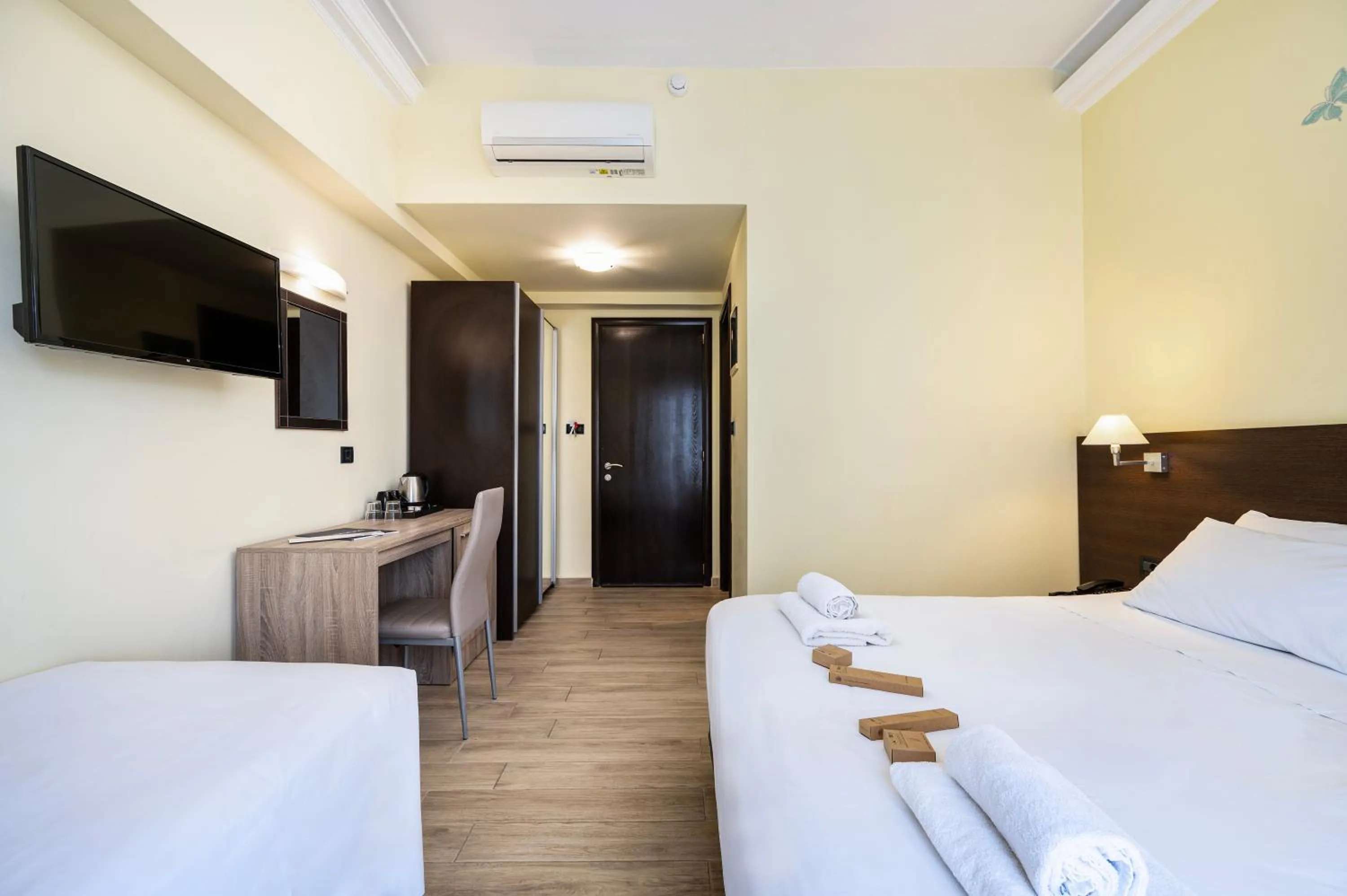 Bed in Sonia Hotel & Suites - Adults Only