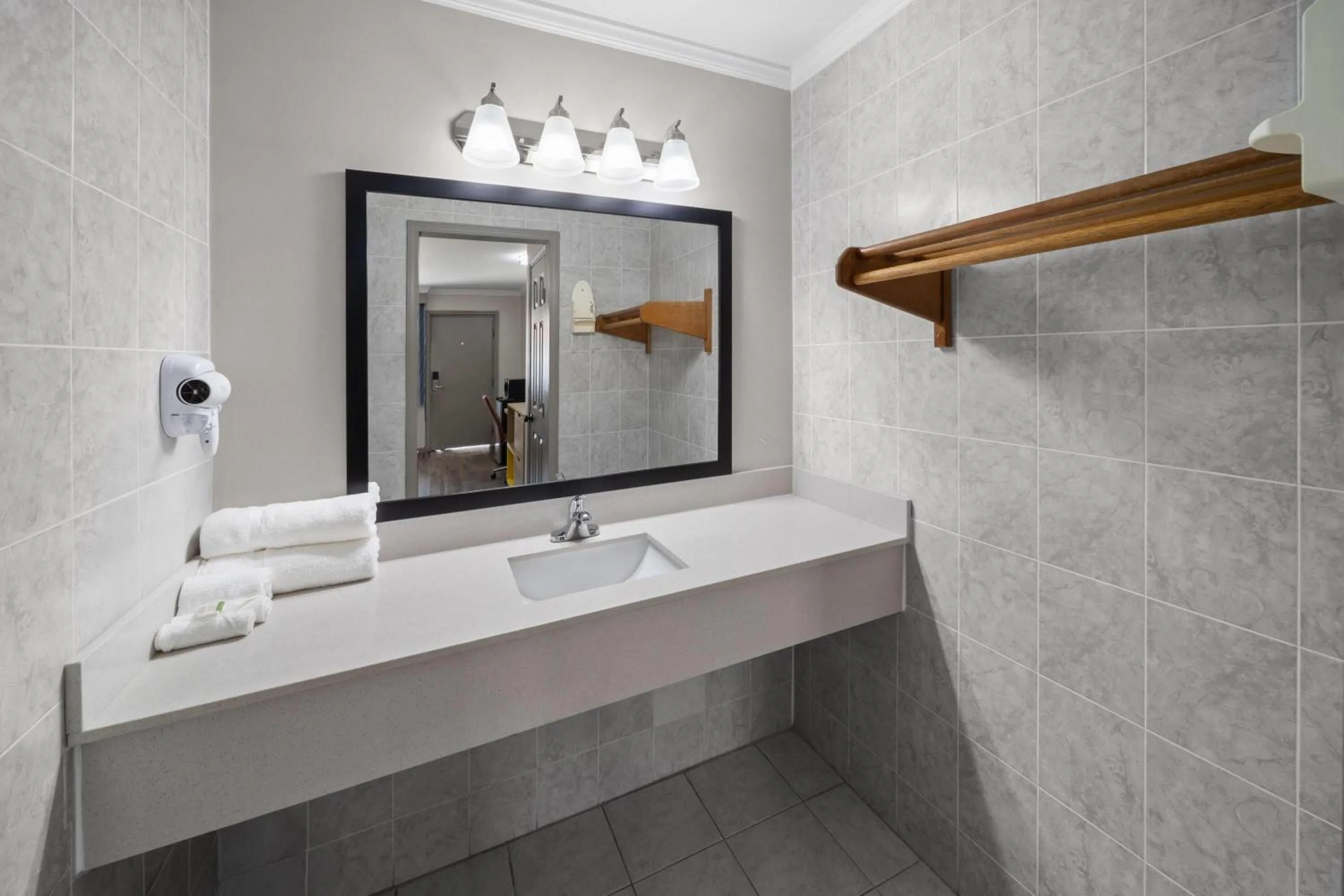 Bathroom in Days Inn by Wyndham Slidell