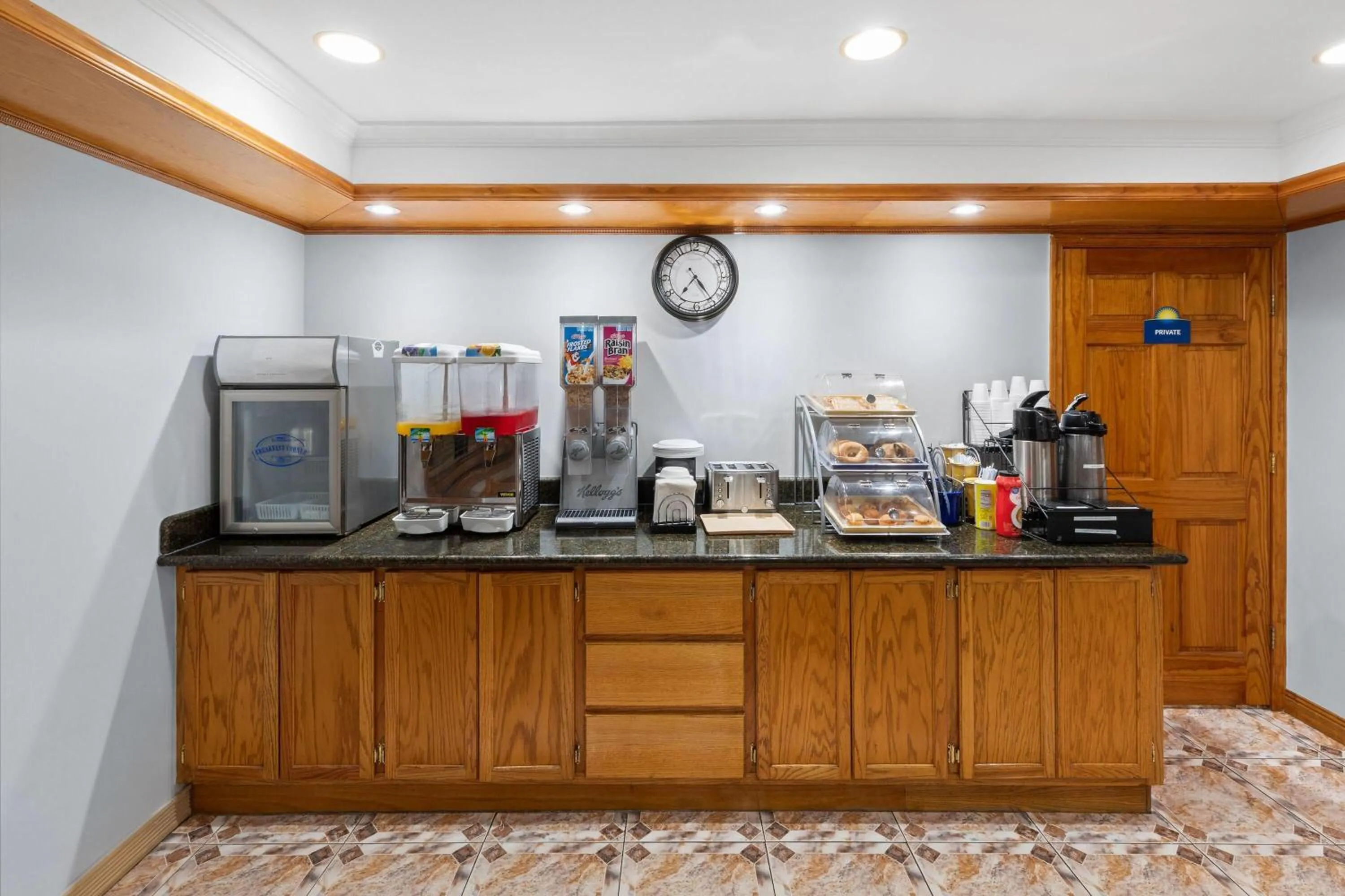 Breakfast in Days Inn by Wyndham Slidell