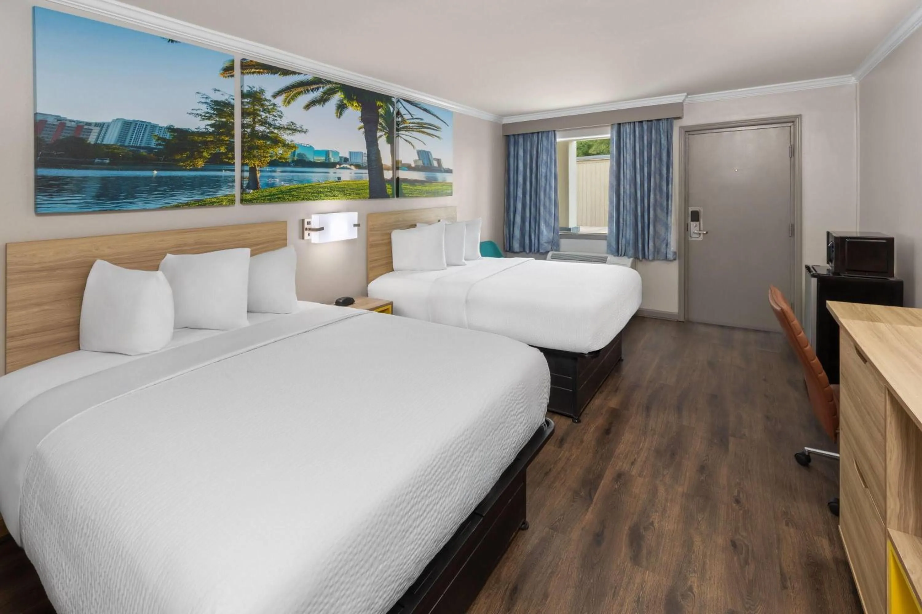 Photo of the whole room, Bed in Days Inn by Wyndham Slidell