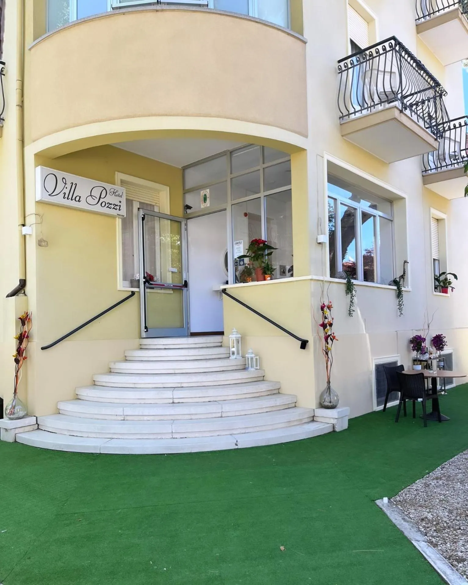 Facade/entrance in Hotel Villa Pozzi