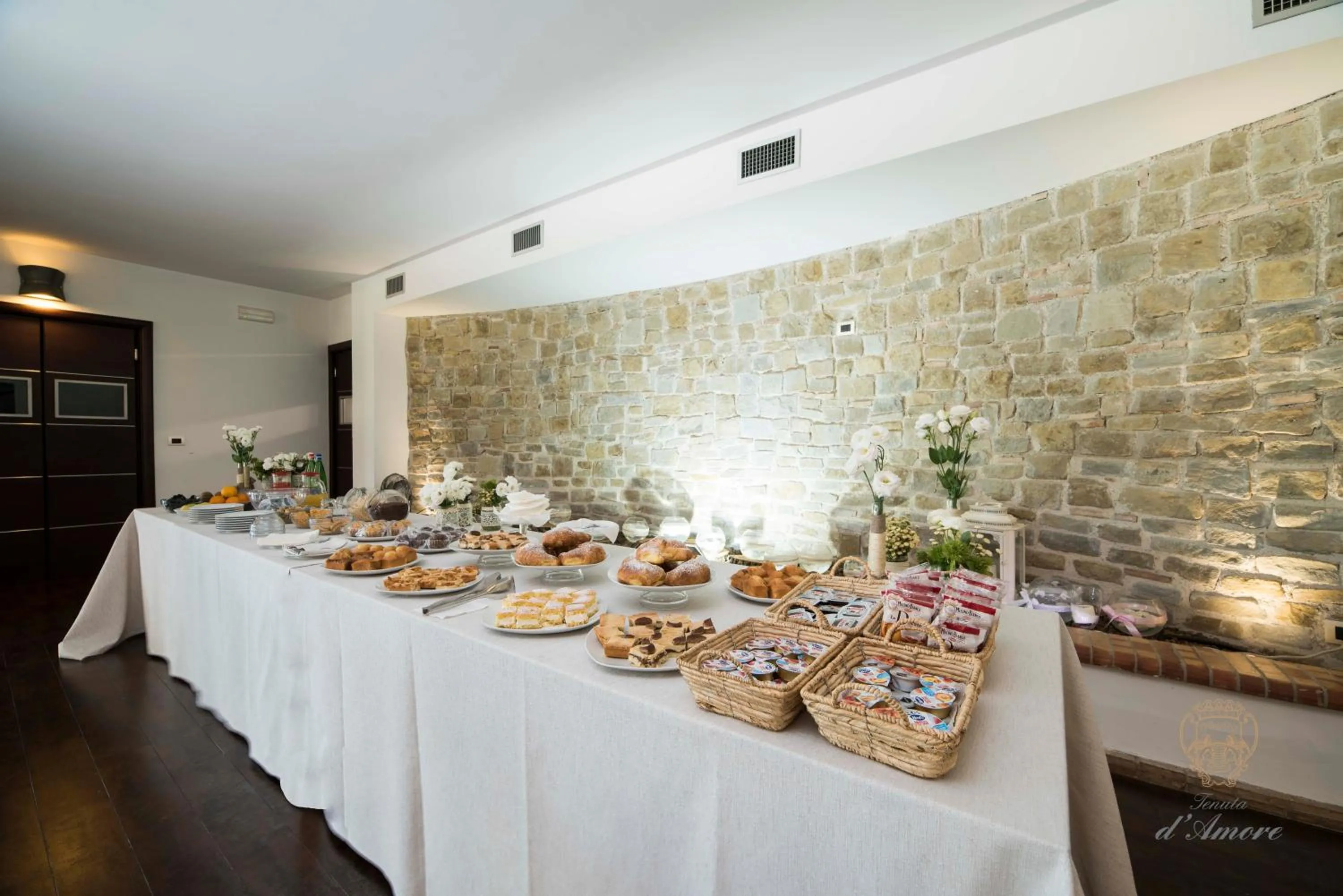 Buffet breakfast in Tenuta D'Amore