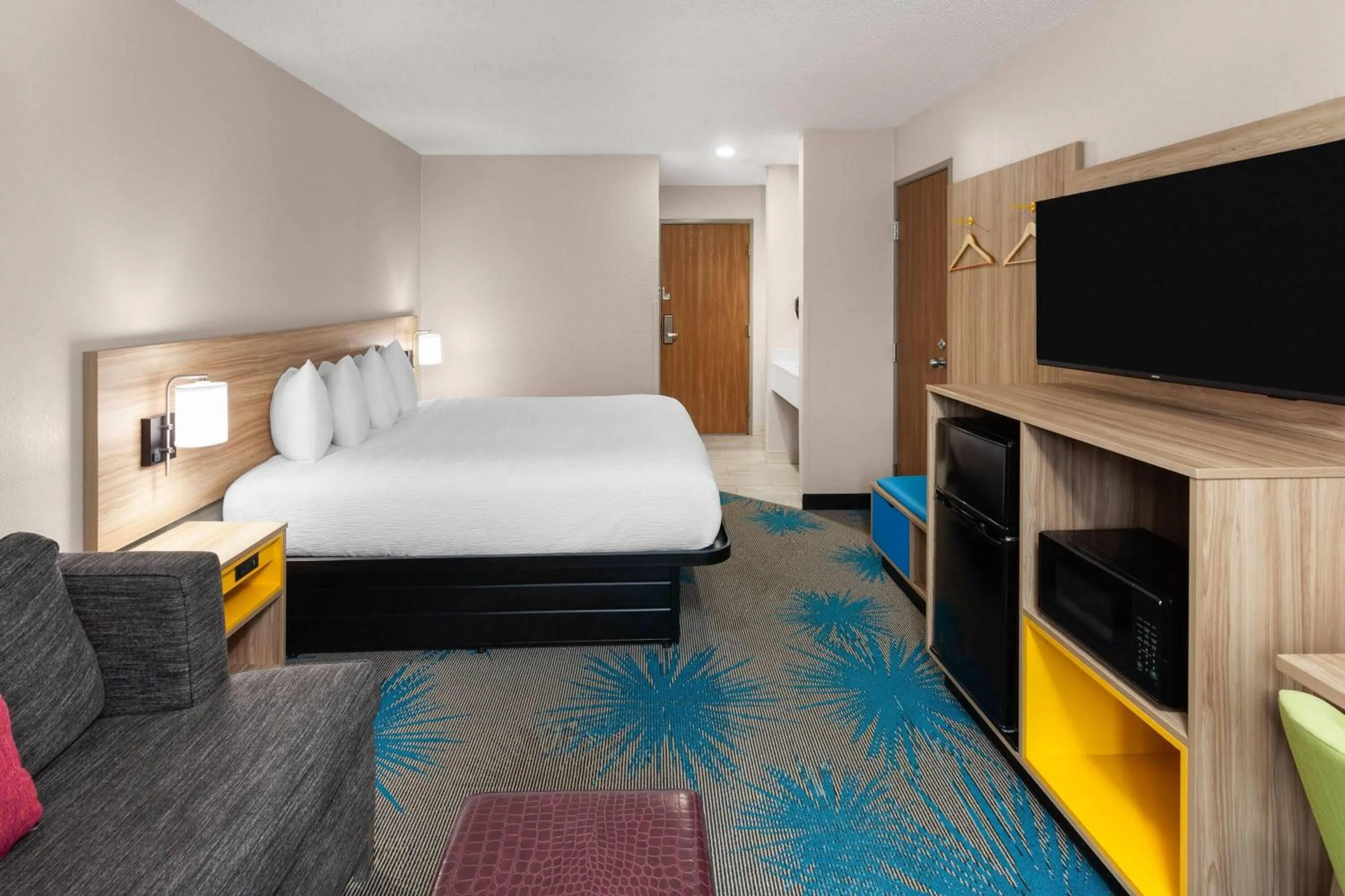 Photo of the whole room, Bed in Days Inn by Wyndham Eagle River