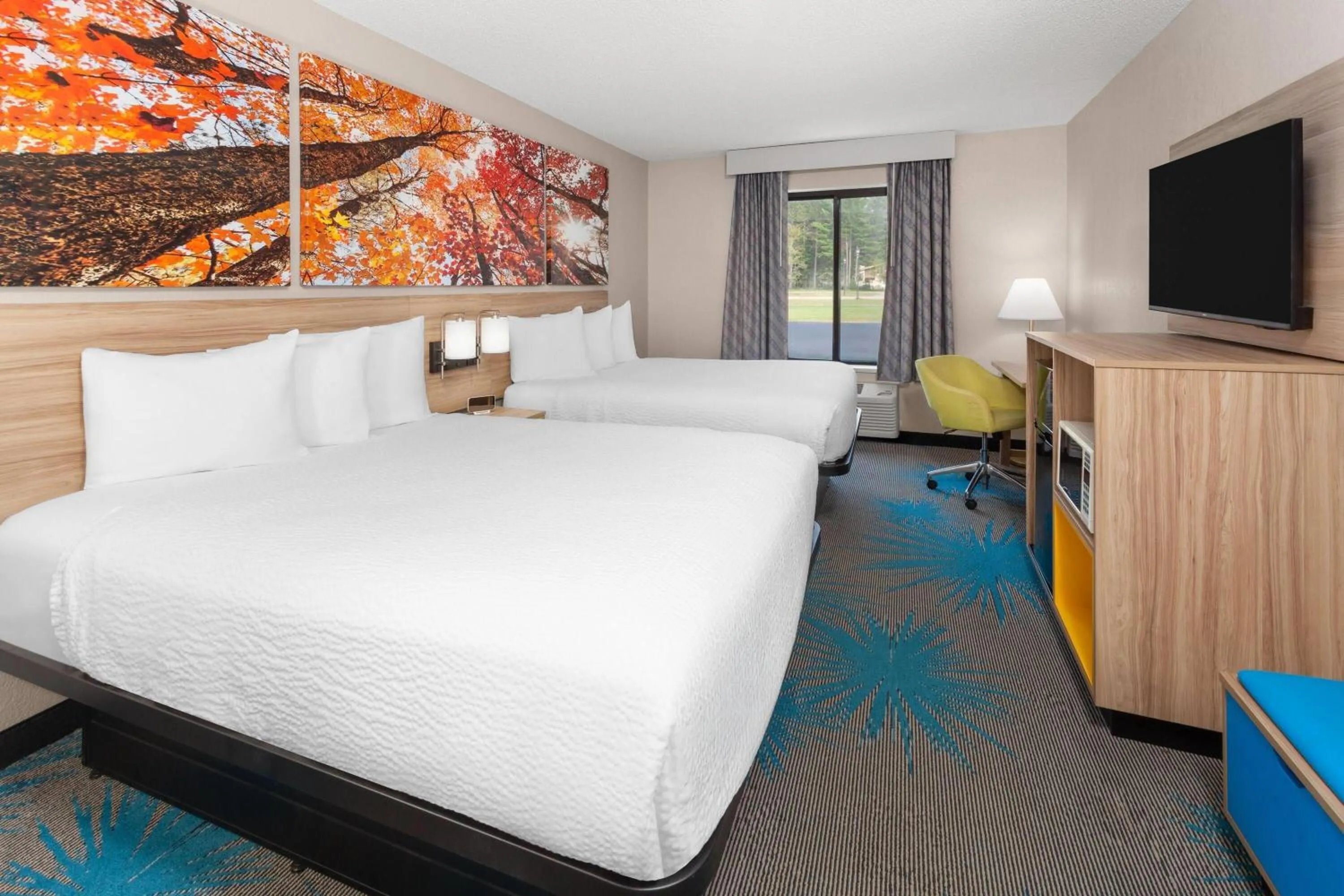 Photo of the whole room, Bed in Days Inn by Wyndham Eagle River