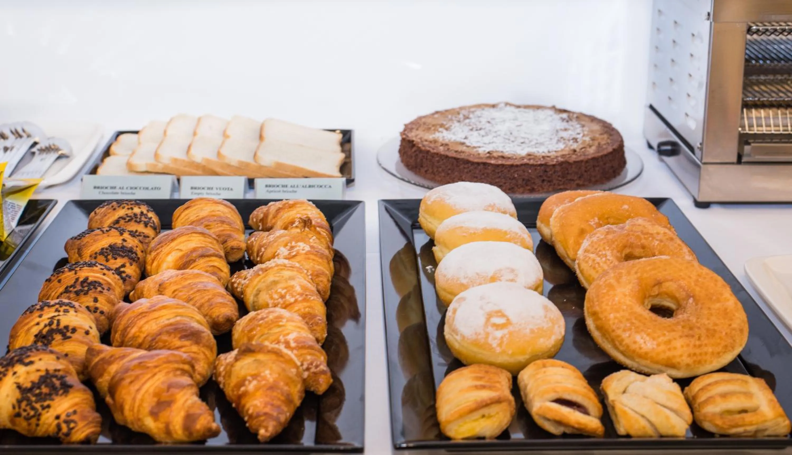 Buffet breakfast in Hotel Domaso