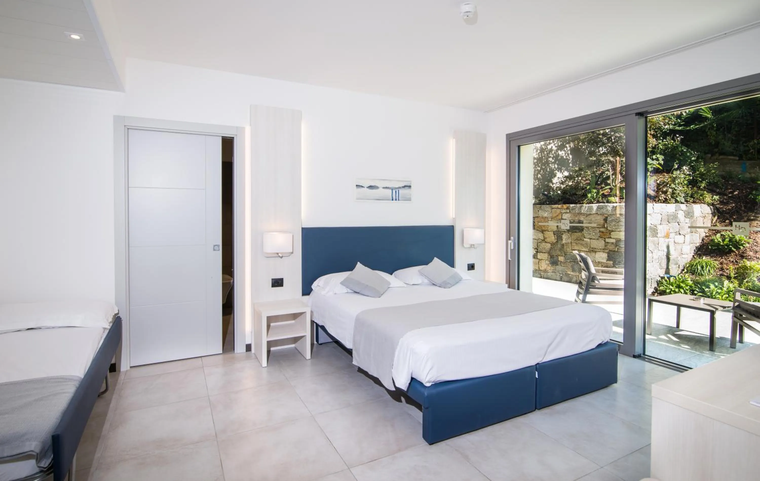 Photo of the whole room, Bed in Hotel Domaso