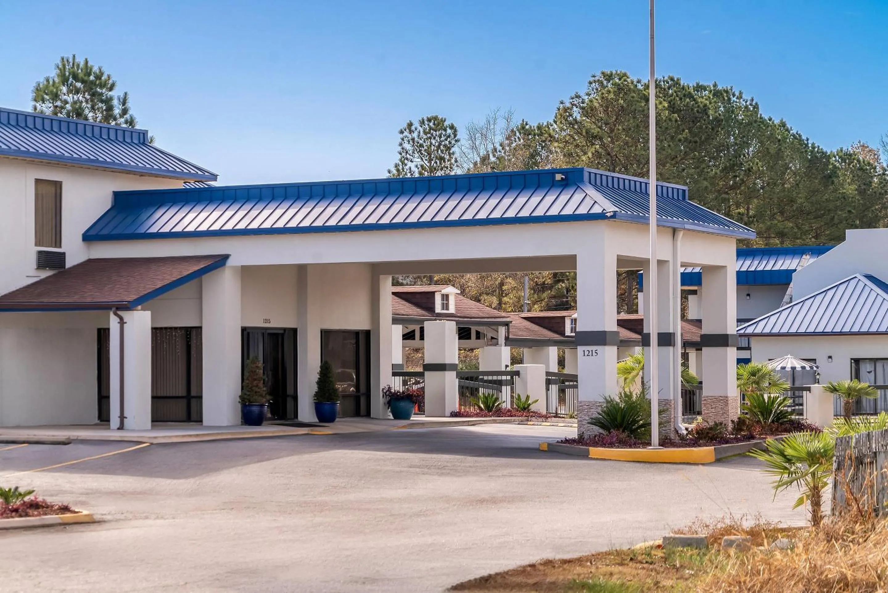 Property building in Rodeway Inn Greenwood