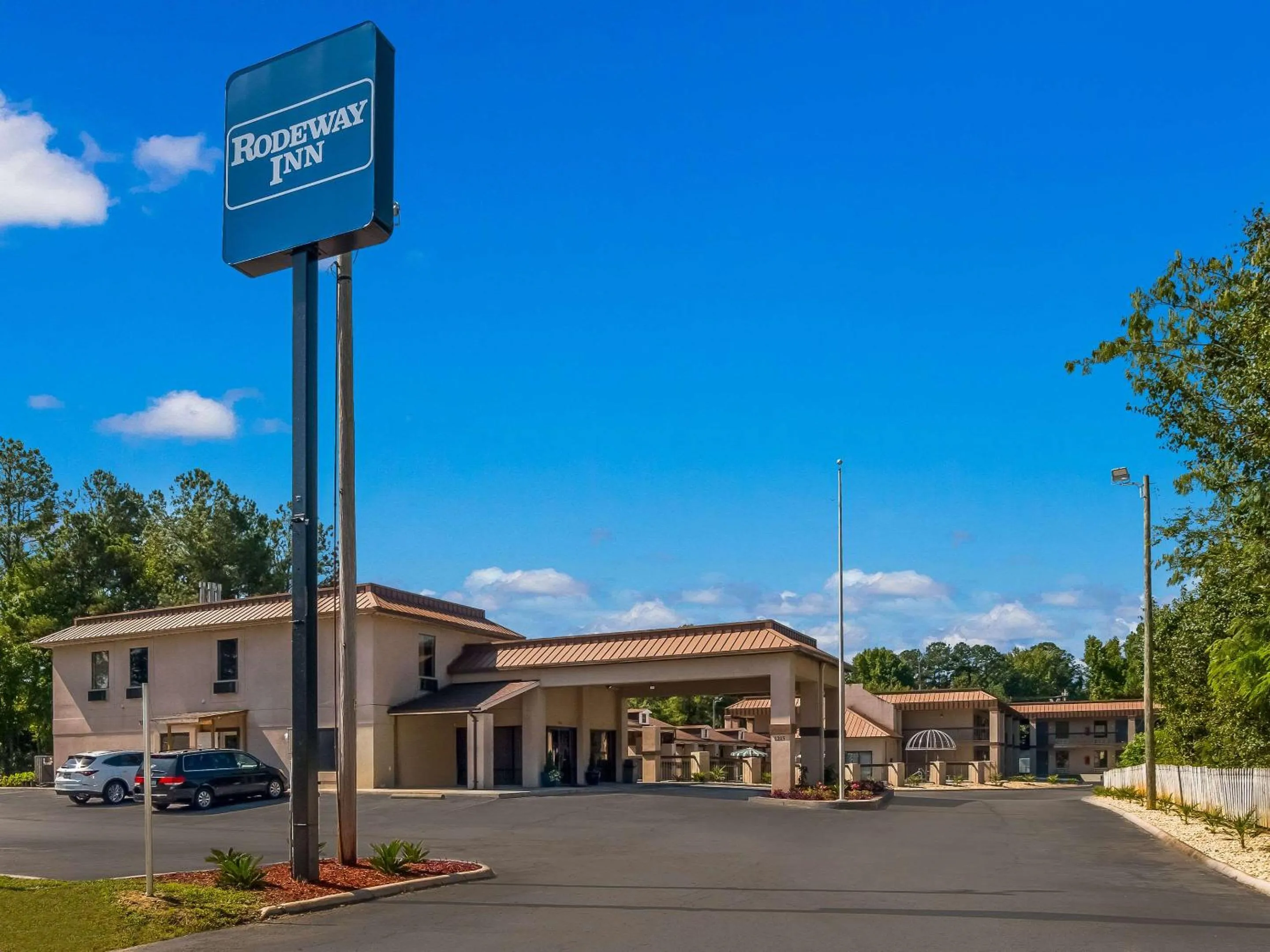 Property building in Rodeway Inn Greenwood