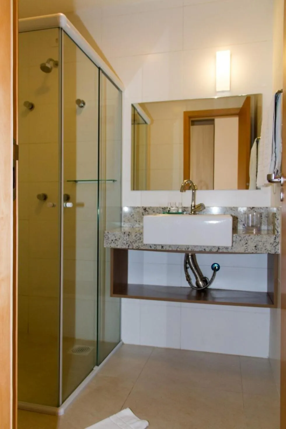 Bathroom in Balmare Hotel