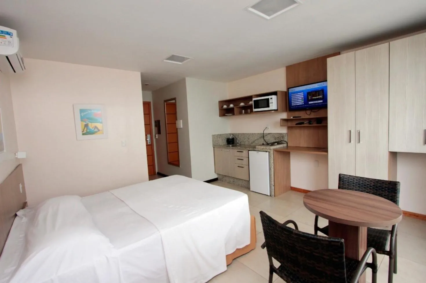 Bedroom, Bed in Balmare Hotel