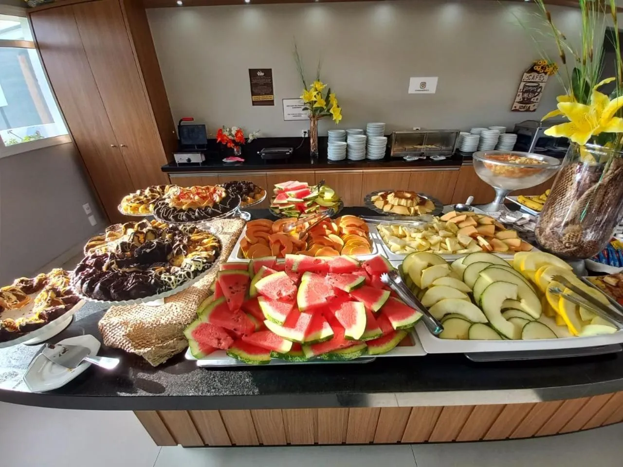 Buffet breakfast in Balmare Hotel