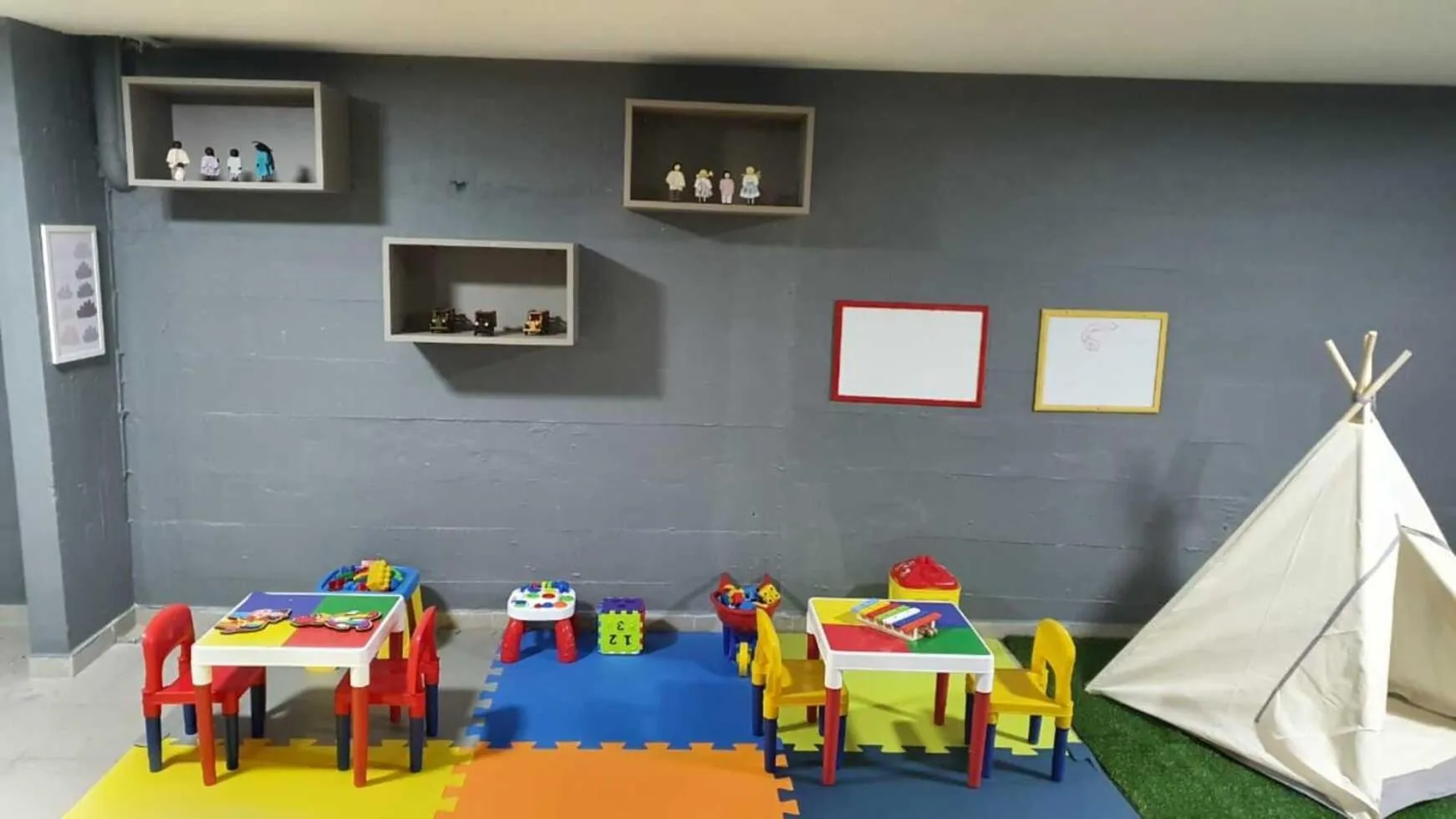 Game Room in Balmare Hotel