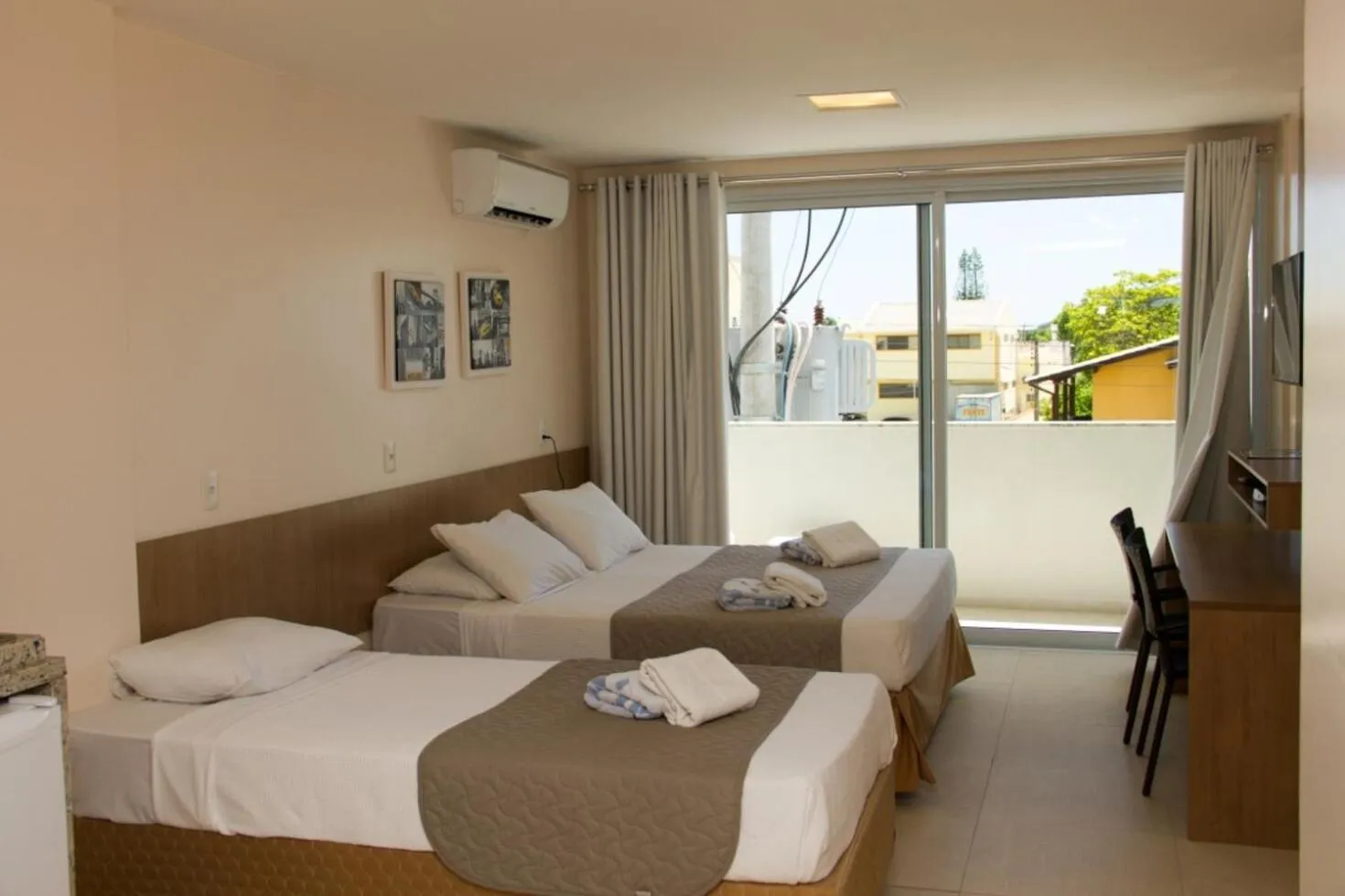 Bedroom, Bed in Balmare Hotel