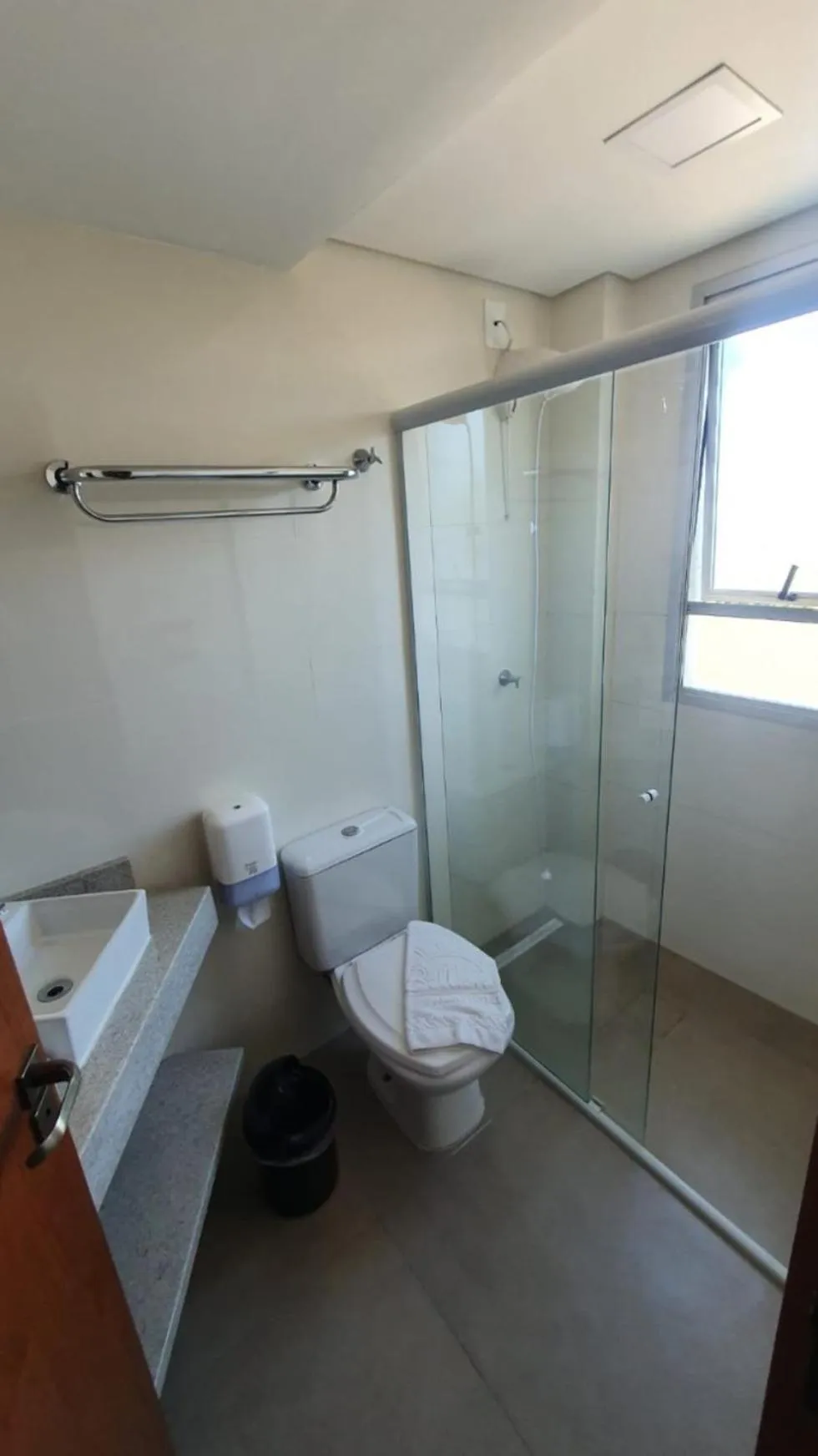 Bathroom in Balmare Hotel