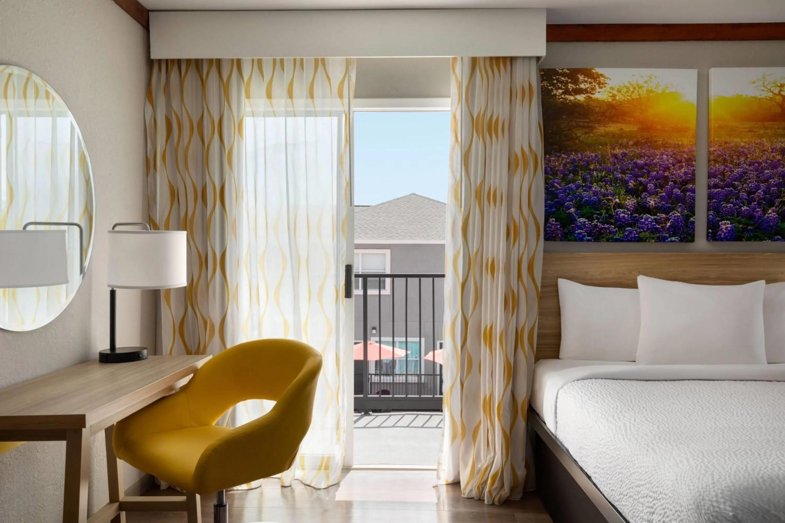 Photo of the whole room, Bed in Days Inn by Wyndham Suites Fredericksburg